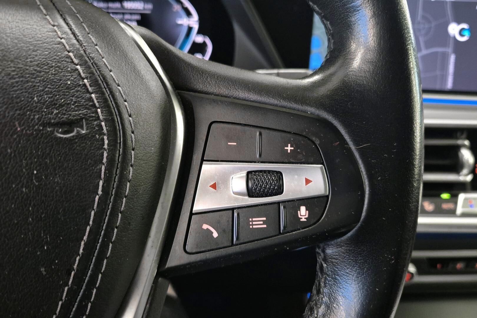 BMW X5 iso kuva 11