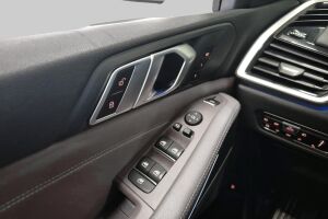 BMW X5 esikatselu 13