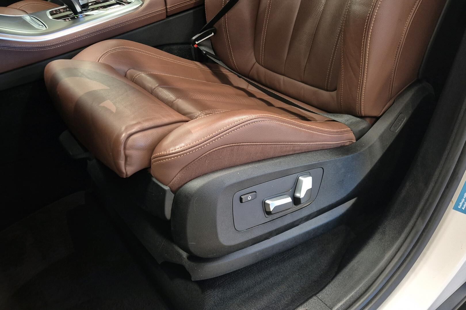 BMW X5 iso kuva 15