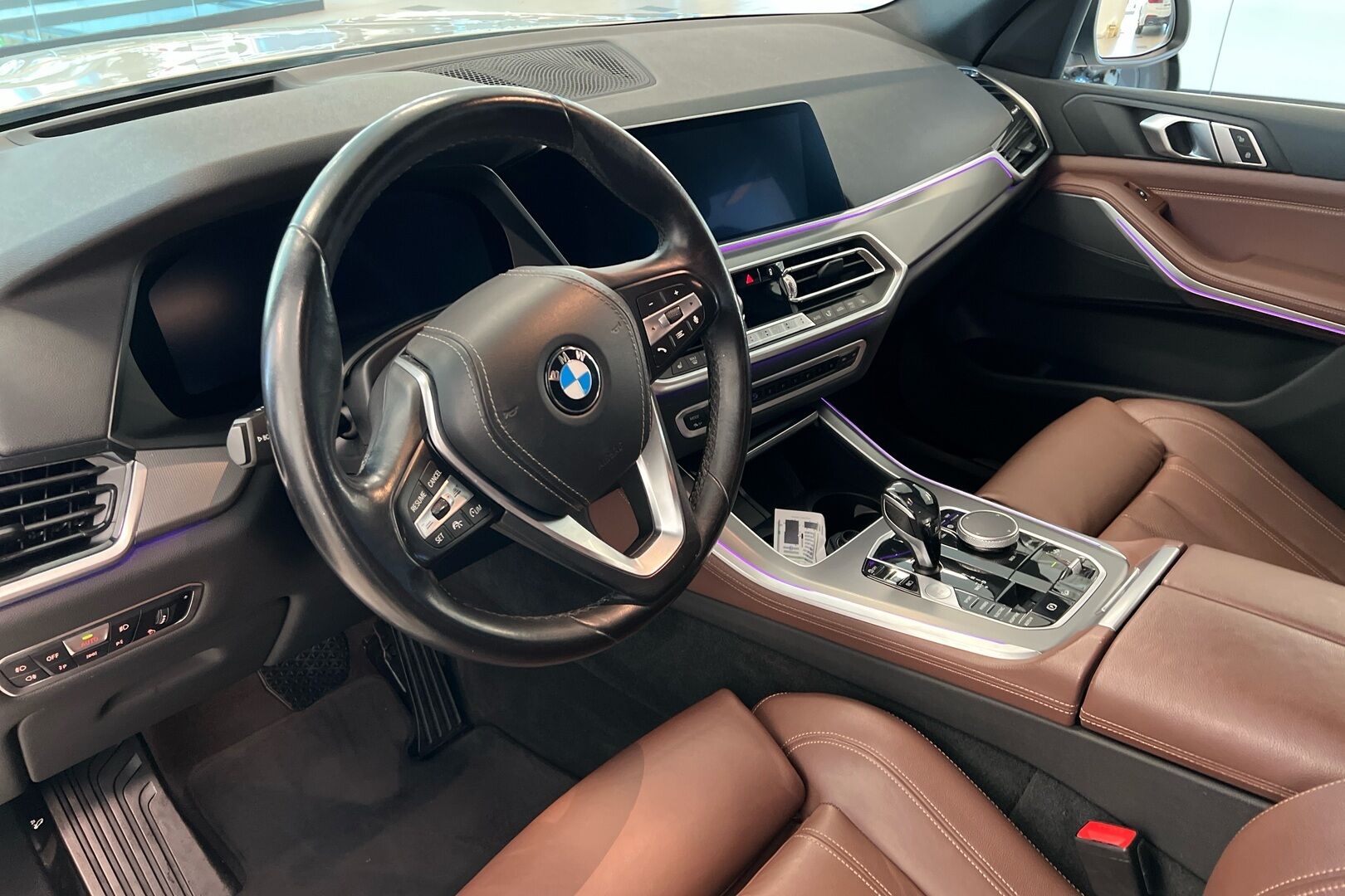 BMW X5 iso kuva 6
