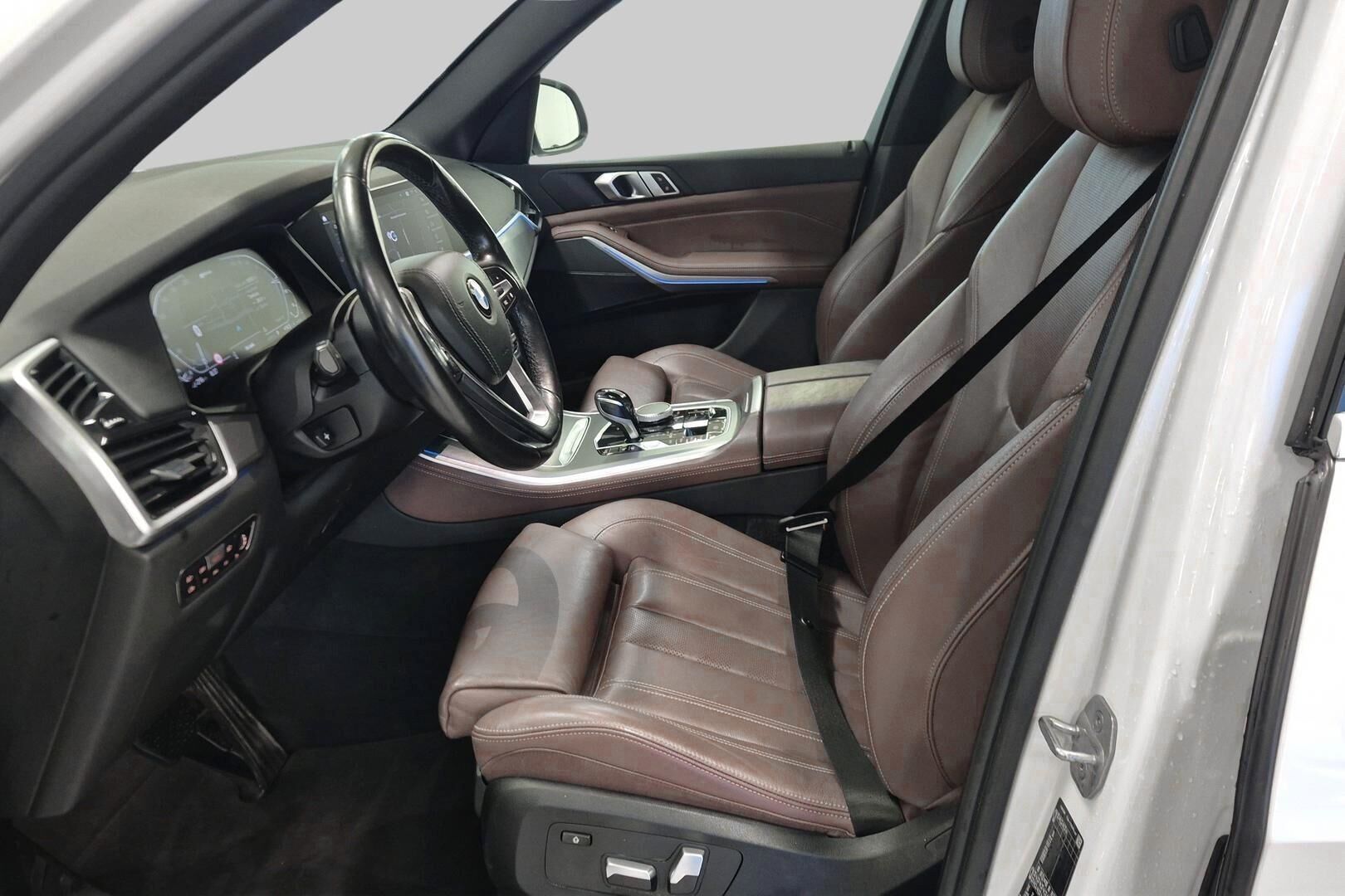 BMW X5 iso kuva 4
