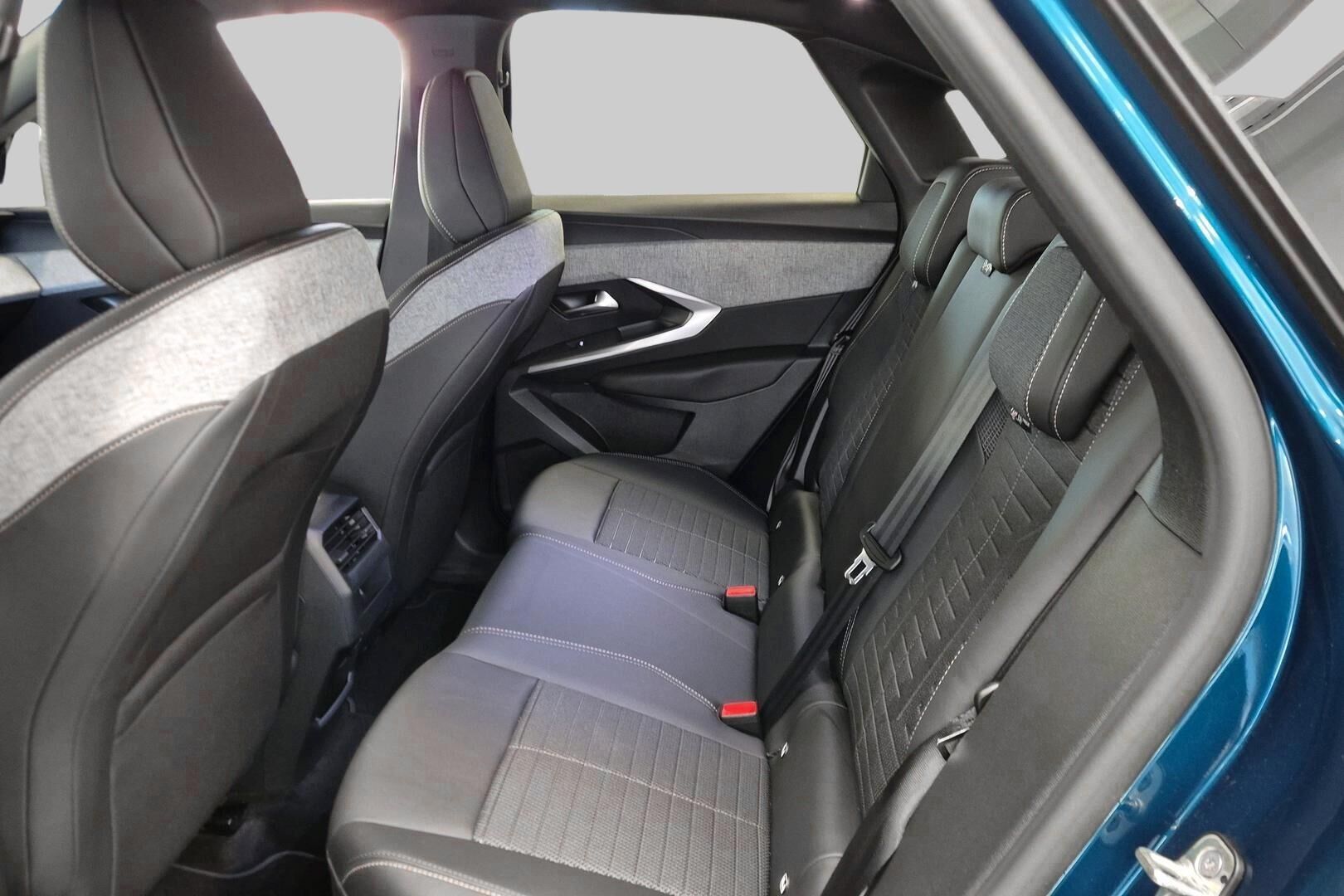 Peugeot 3008 iso kuva 8