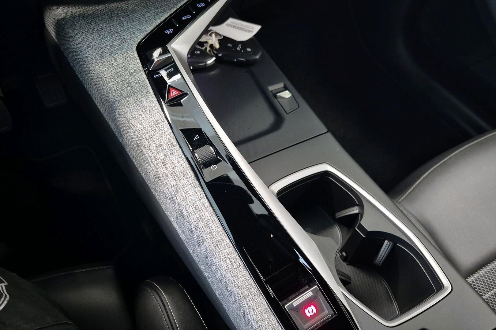 Peugeot 3008 iso kuva 13