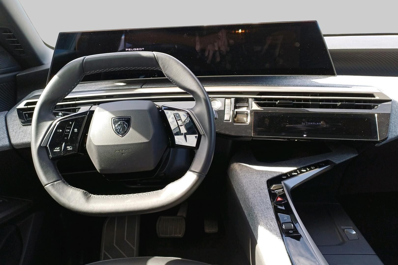 Peugeot 3008 iso kuva 2