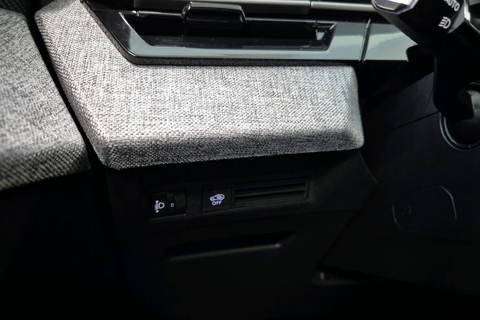 Peugeot 3008 iso kuva 17