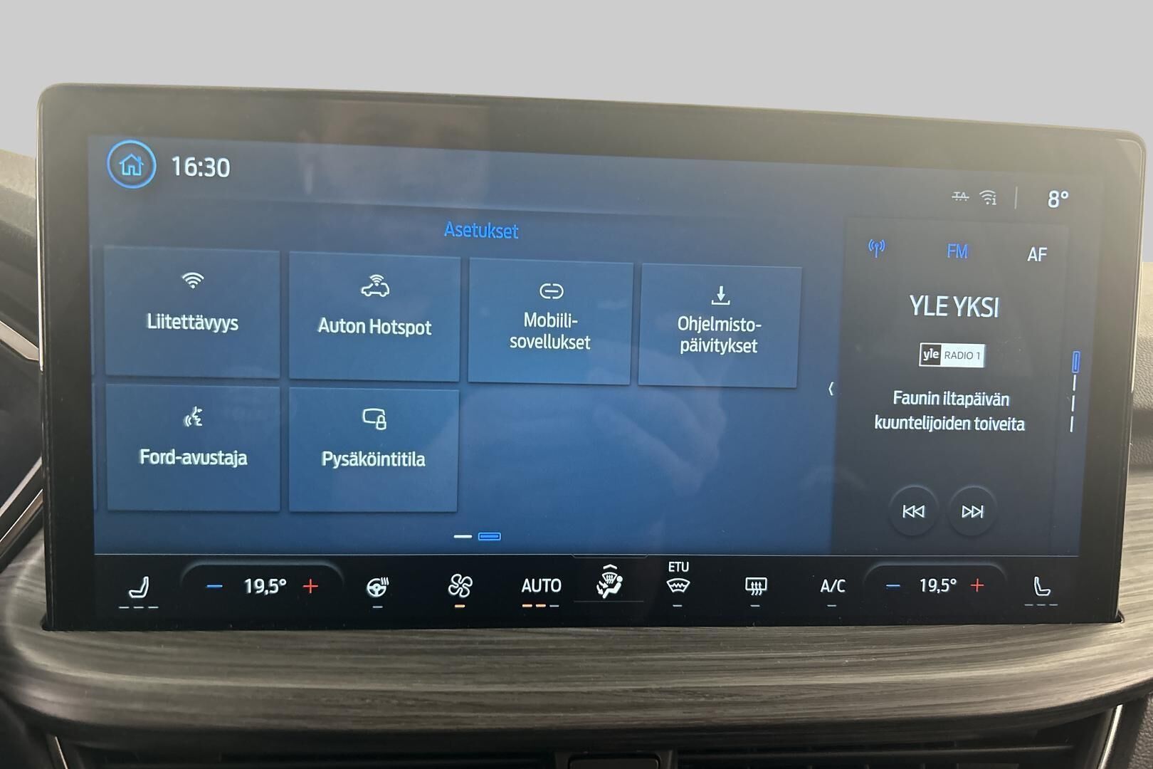Ford Kuga iso kuva 17