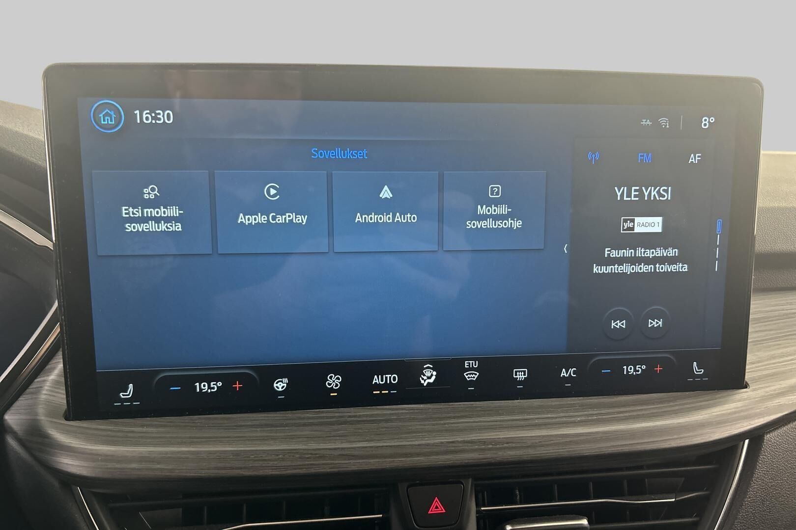 Ford Kuga iso kuva 18