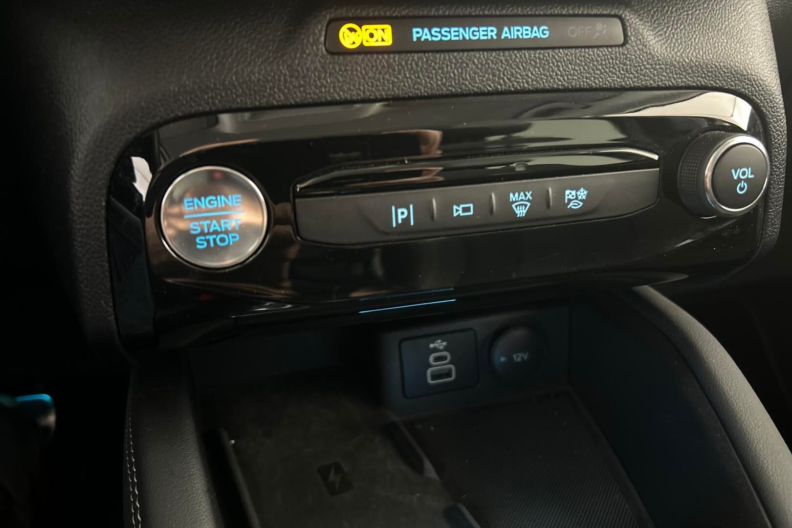 Ford Kuga iso kuva 20