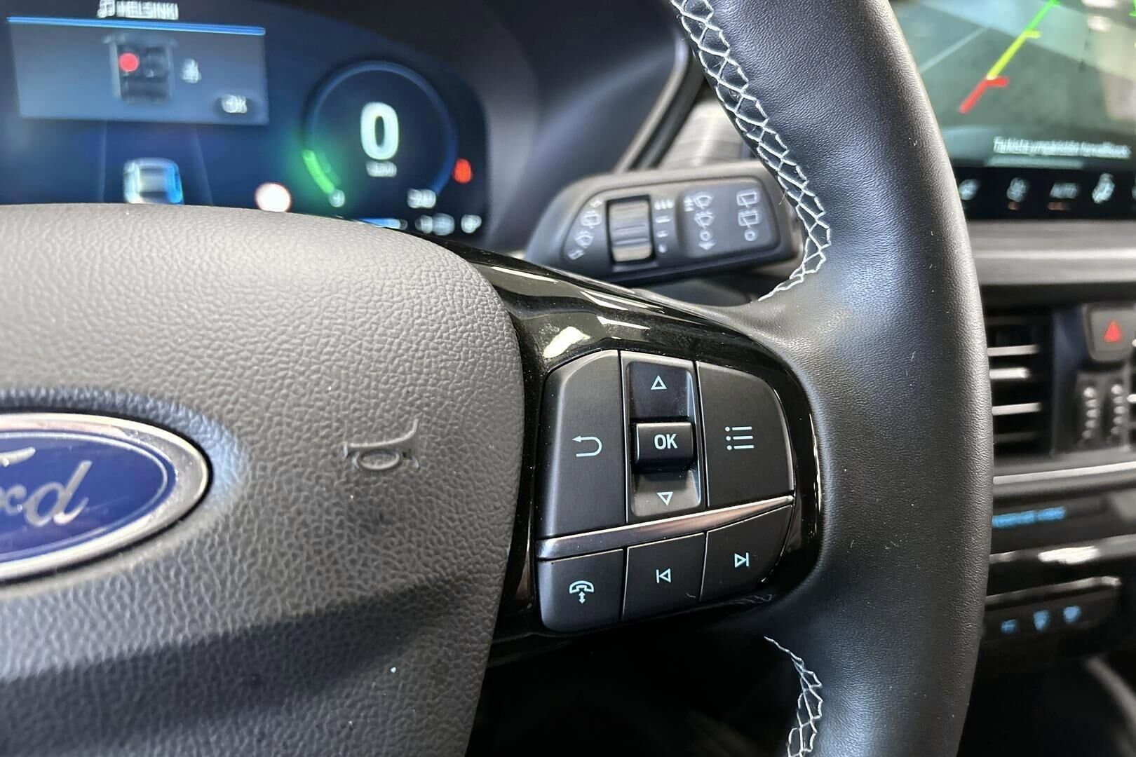 Ford Kuga iso kuva 21