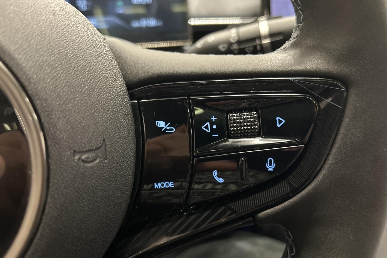 BYD Seal iso kuva 14