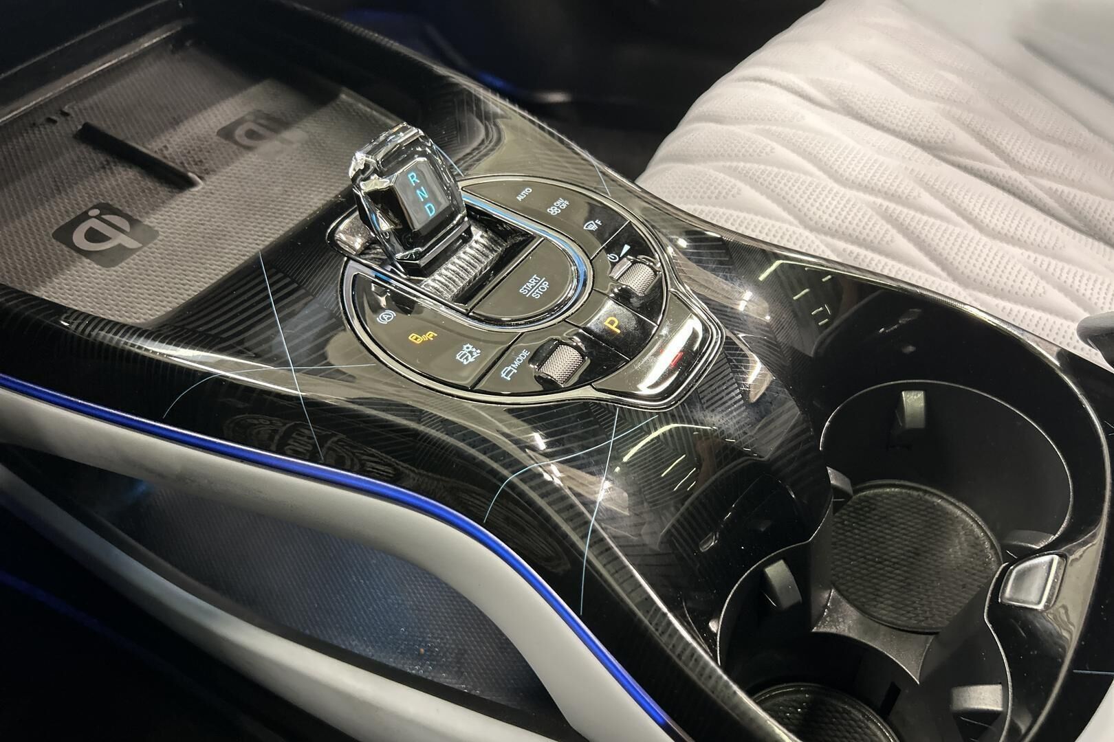 BYD Seal iso kuva 24