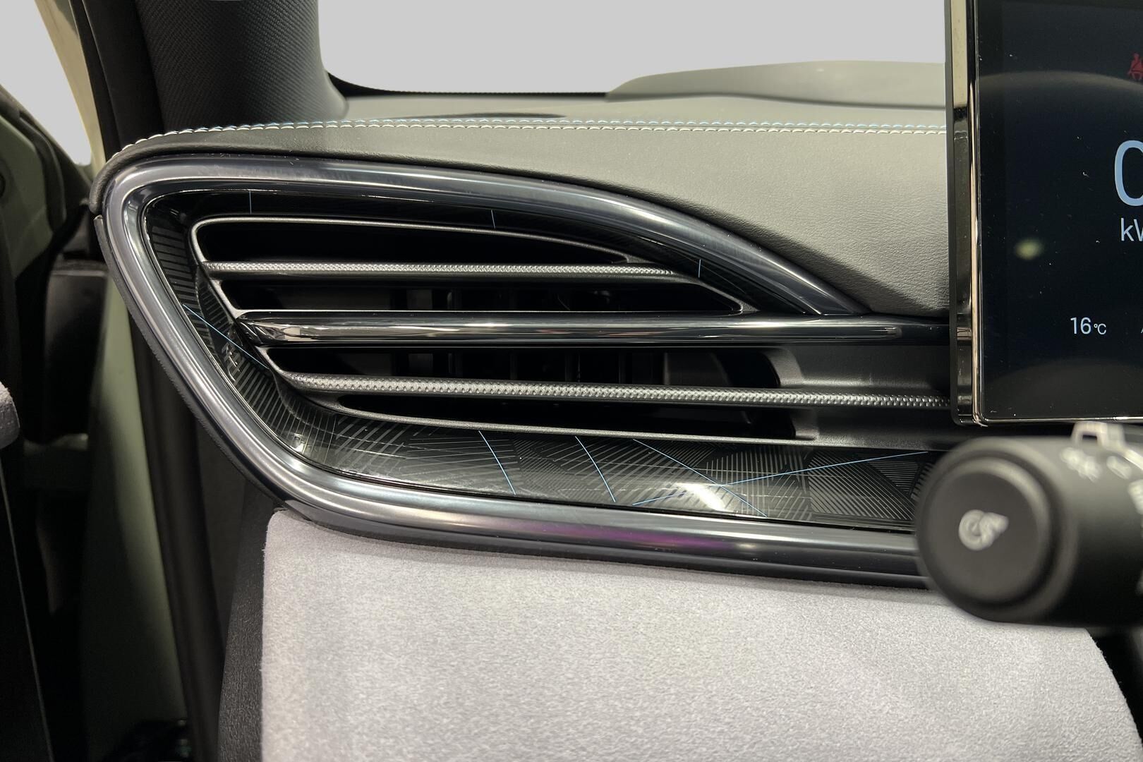BYD Seal iso kuva 35
