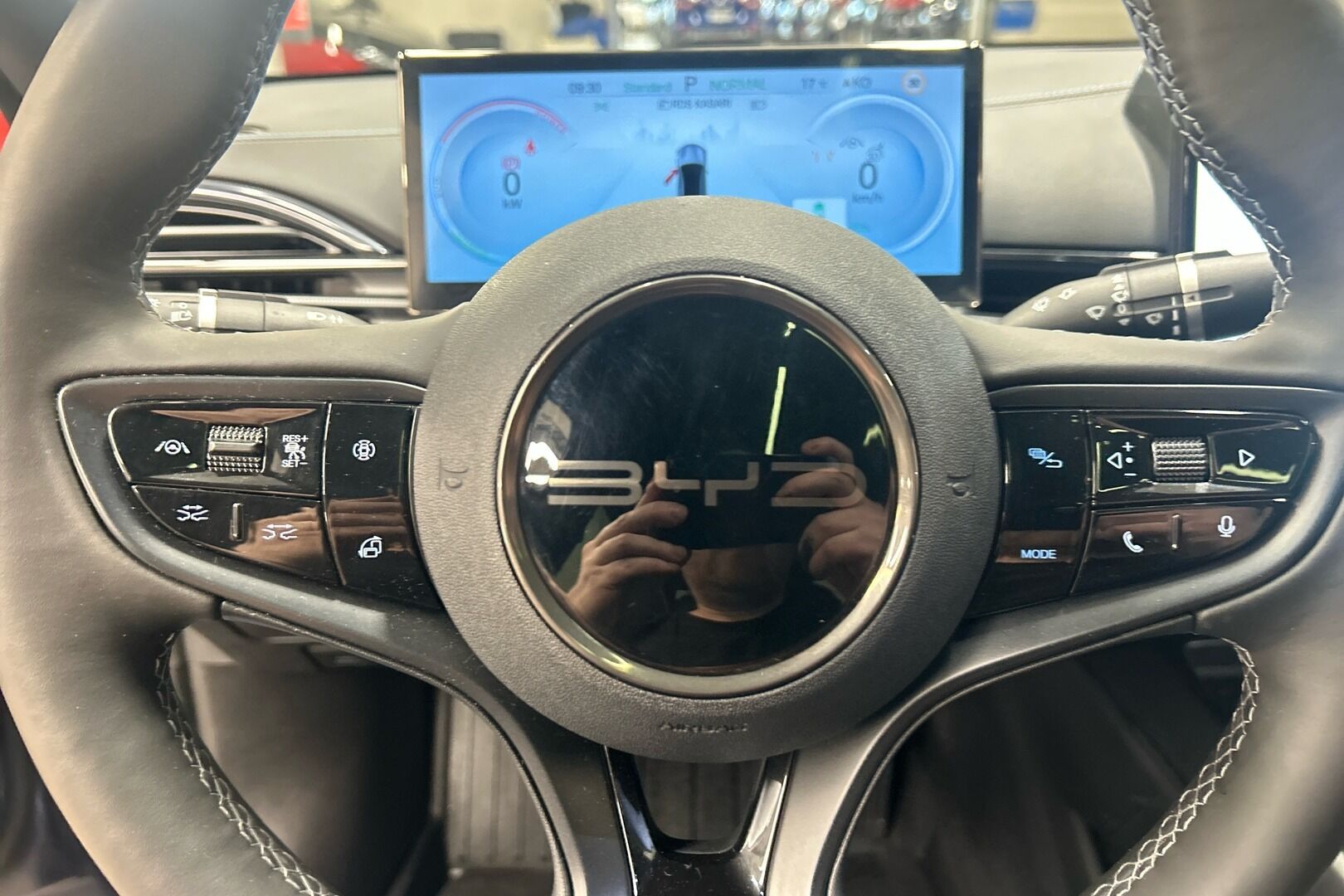 BYD Seal iso kuva 17