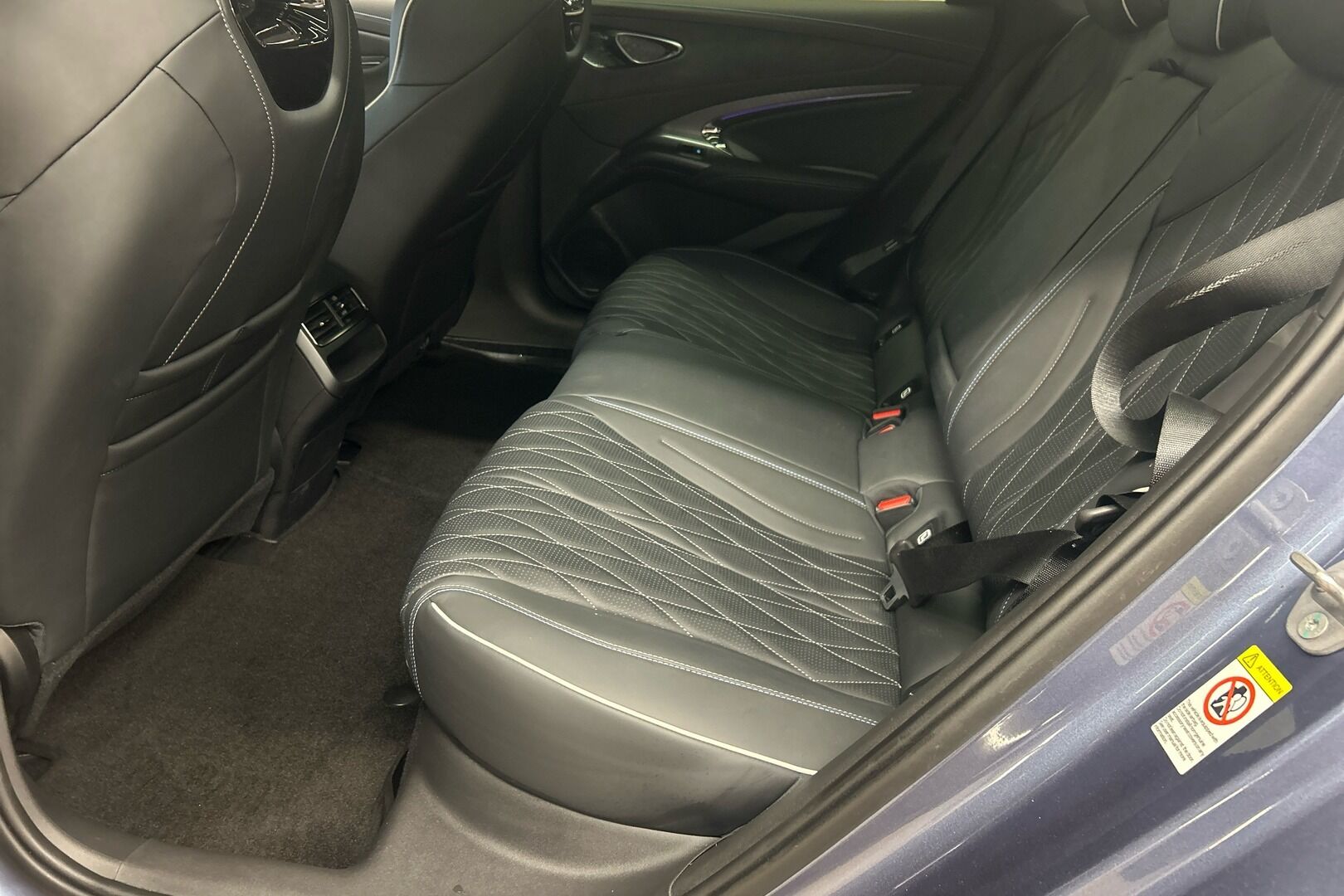 BYD Seal iso kuva 8