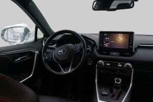 Toyota RAV4 esikatselu 1