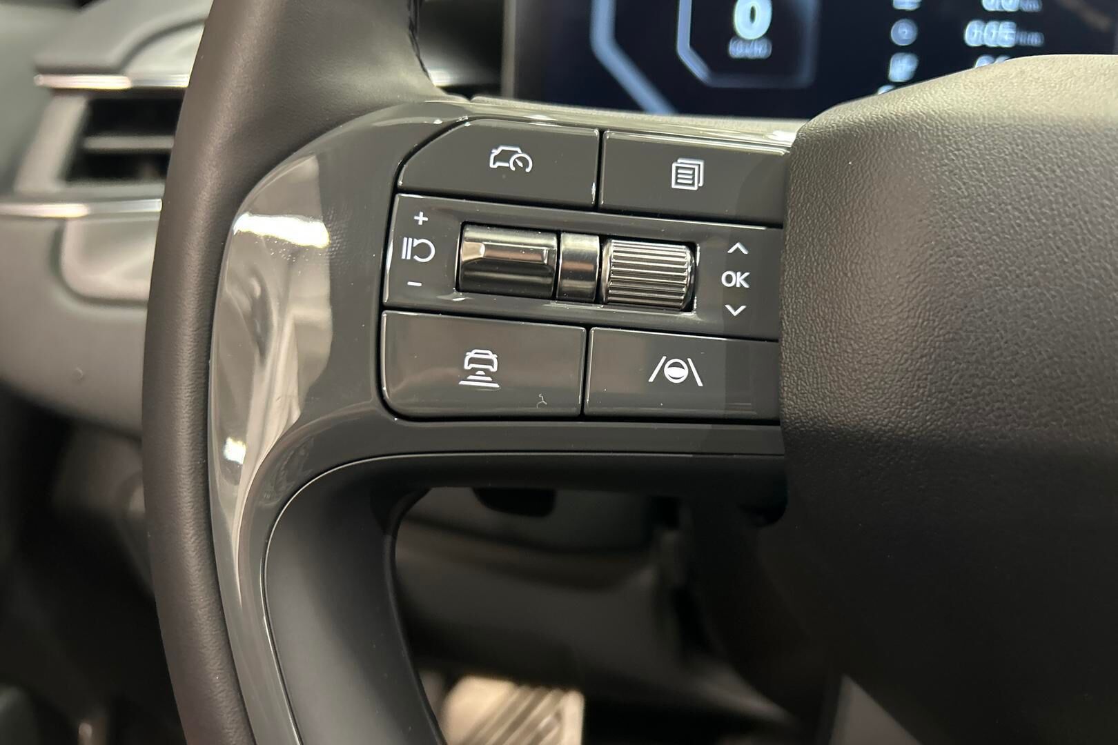 KIA EV9 iso kuva 12
