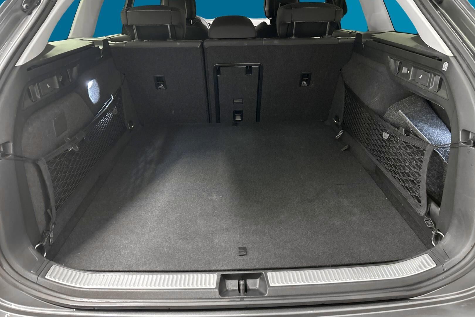 Skoda Superb iso kuva 11