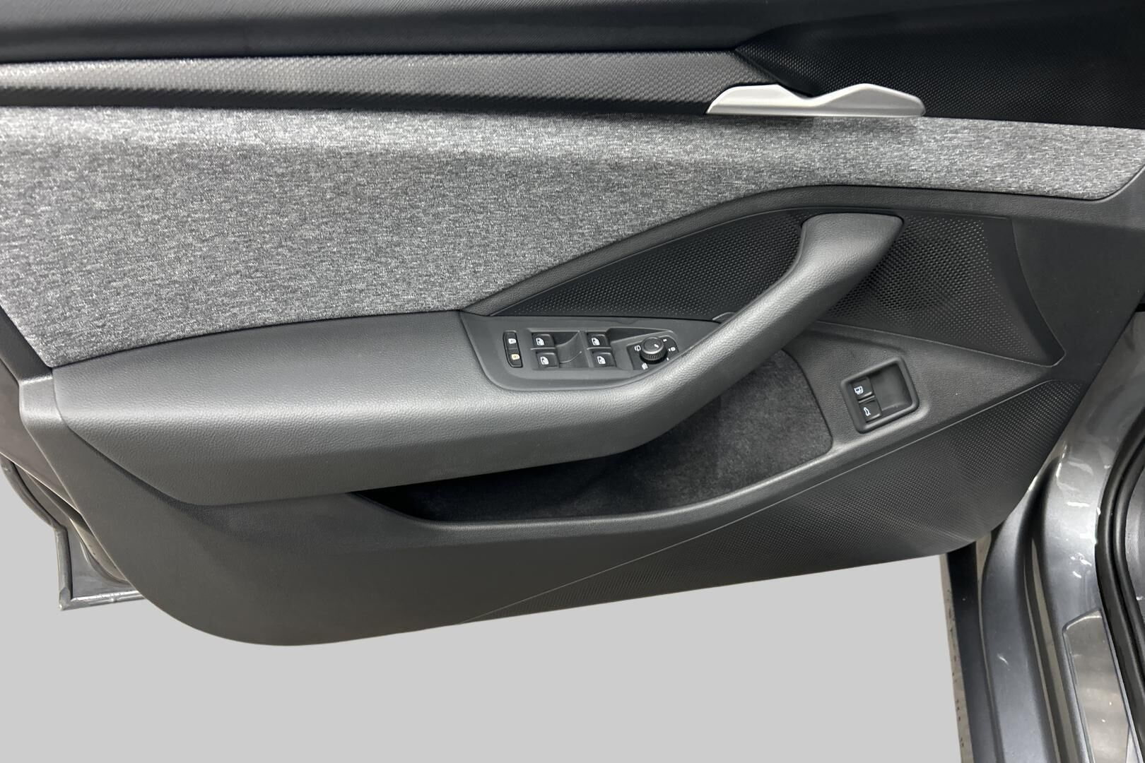 Skoda Superb iso kuva 13