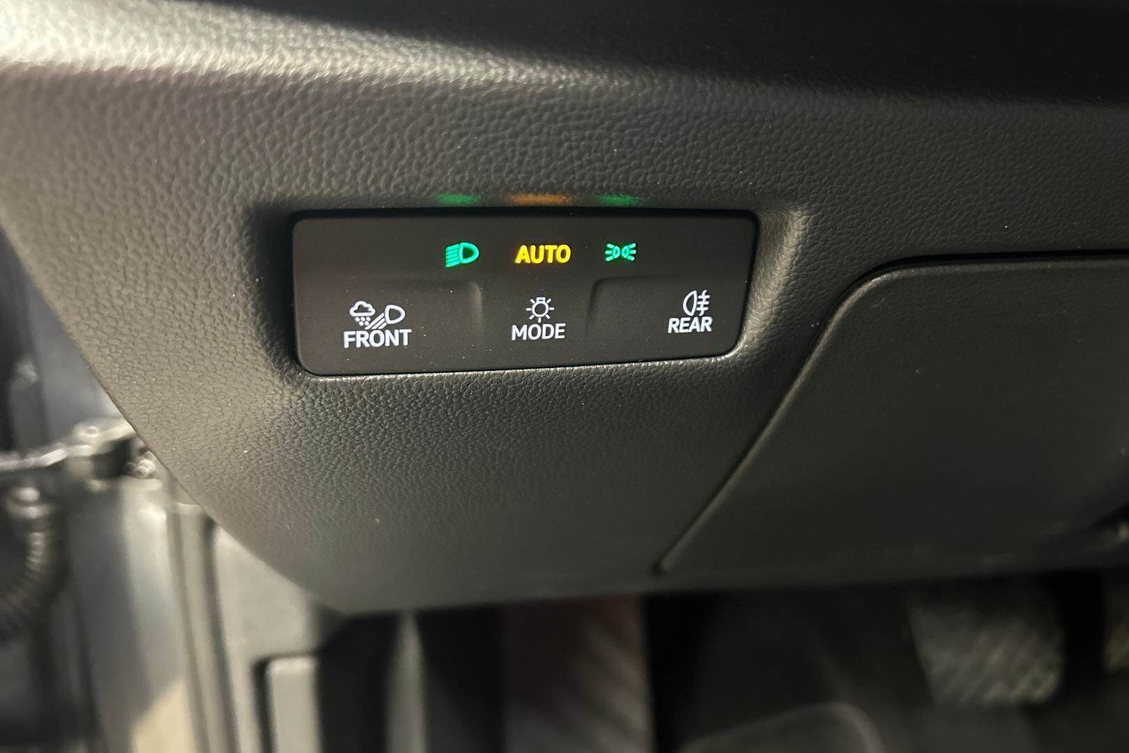 Skoda Superb iso kuva 15