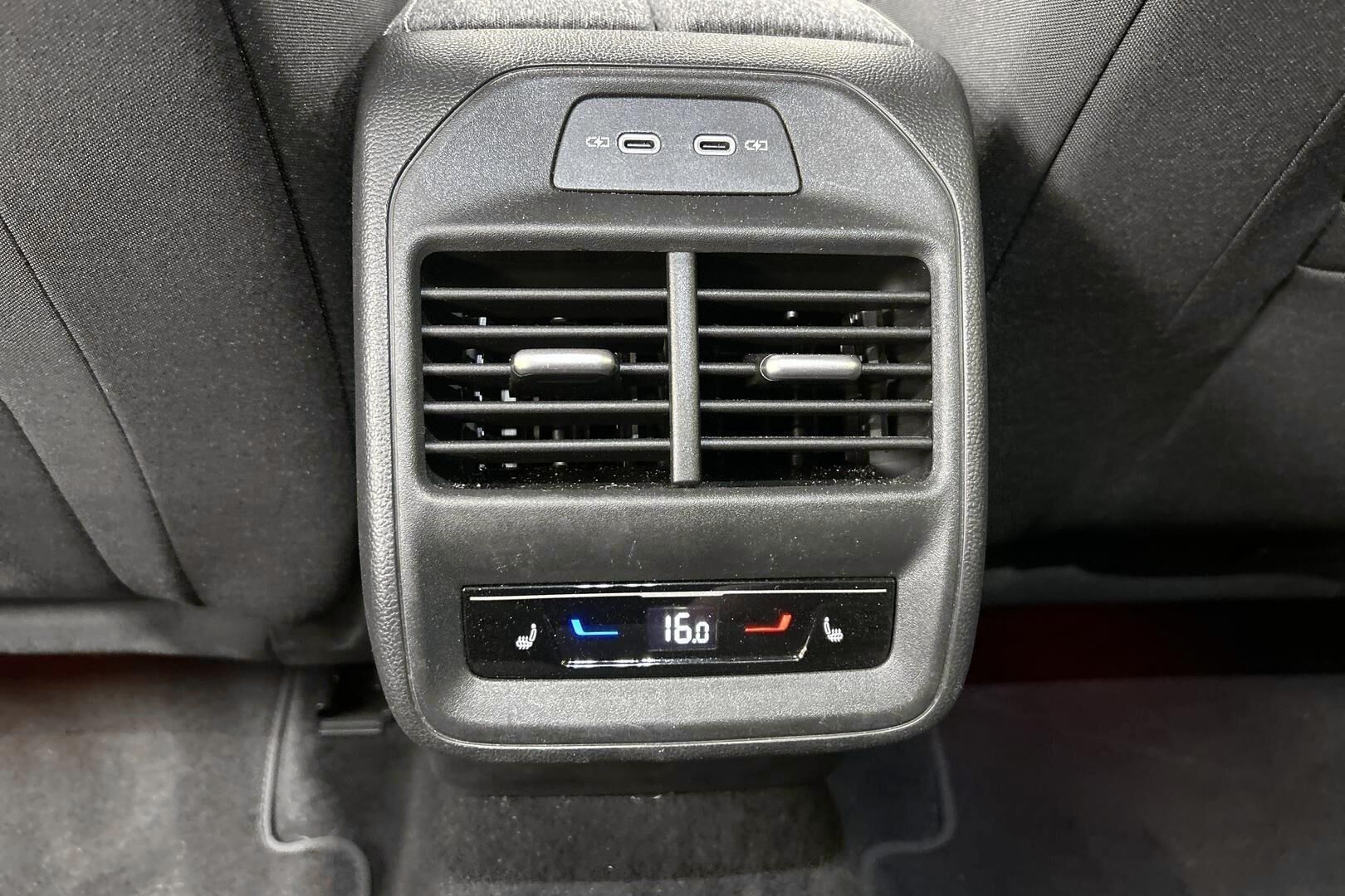Skoda Superb iso kuva 24