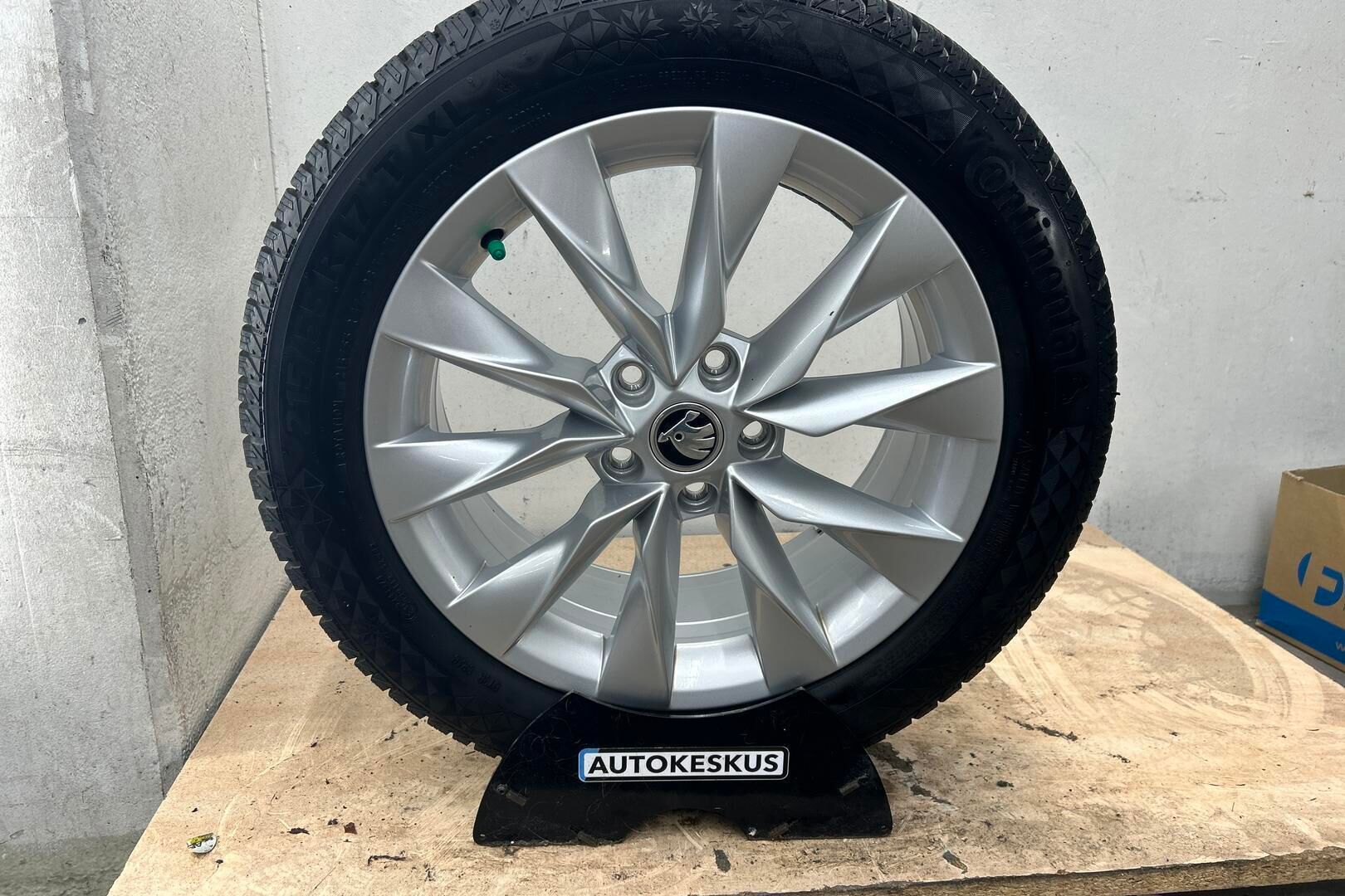 Skoda Superb iso kuva 26
