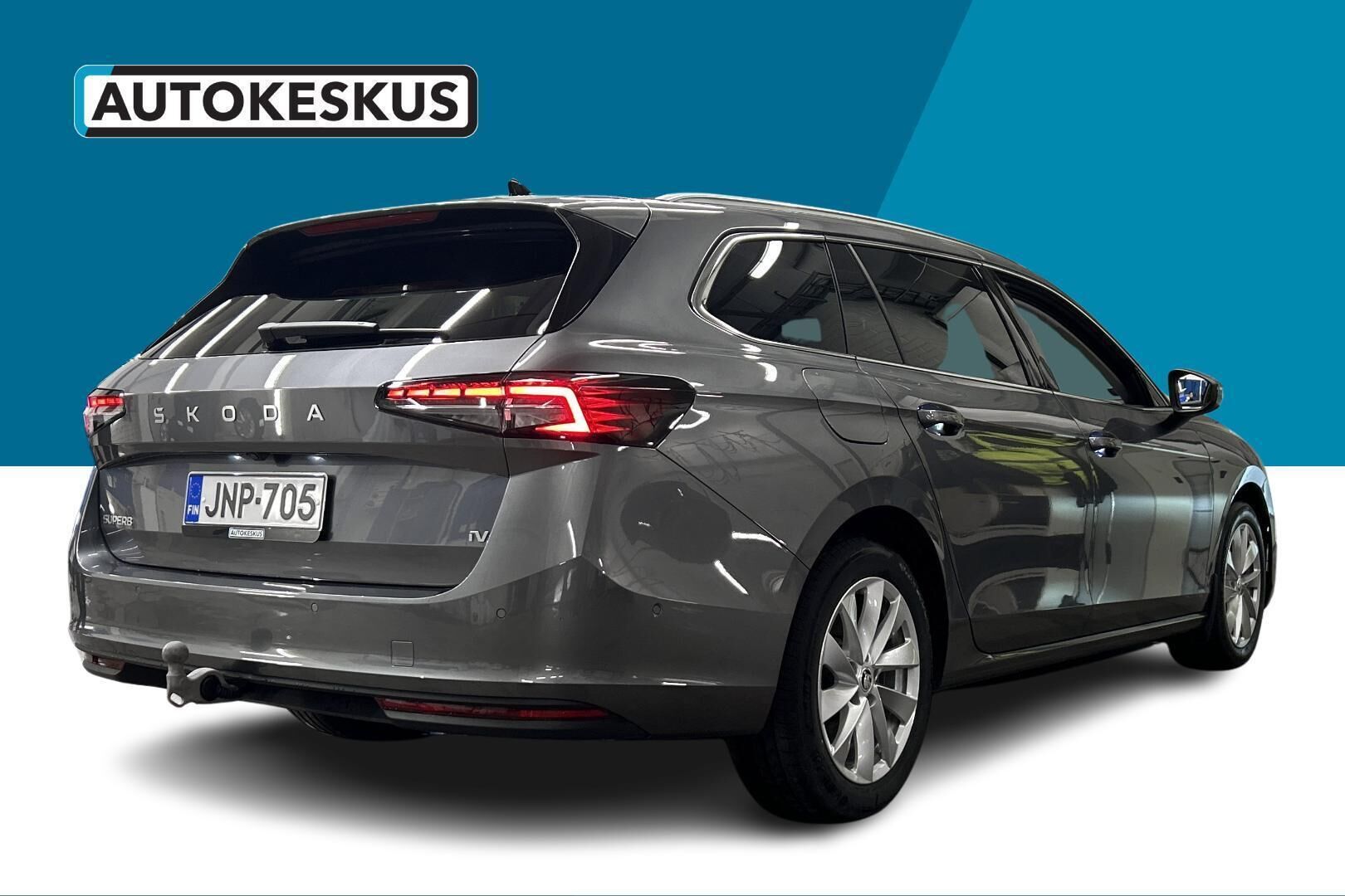 Skoda Superb iso kuva 4