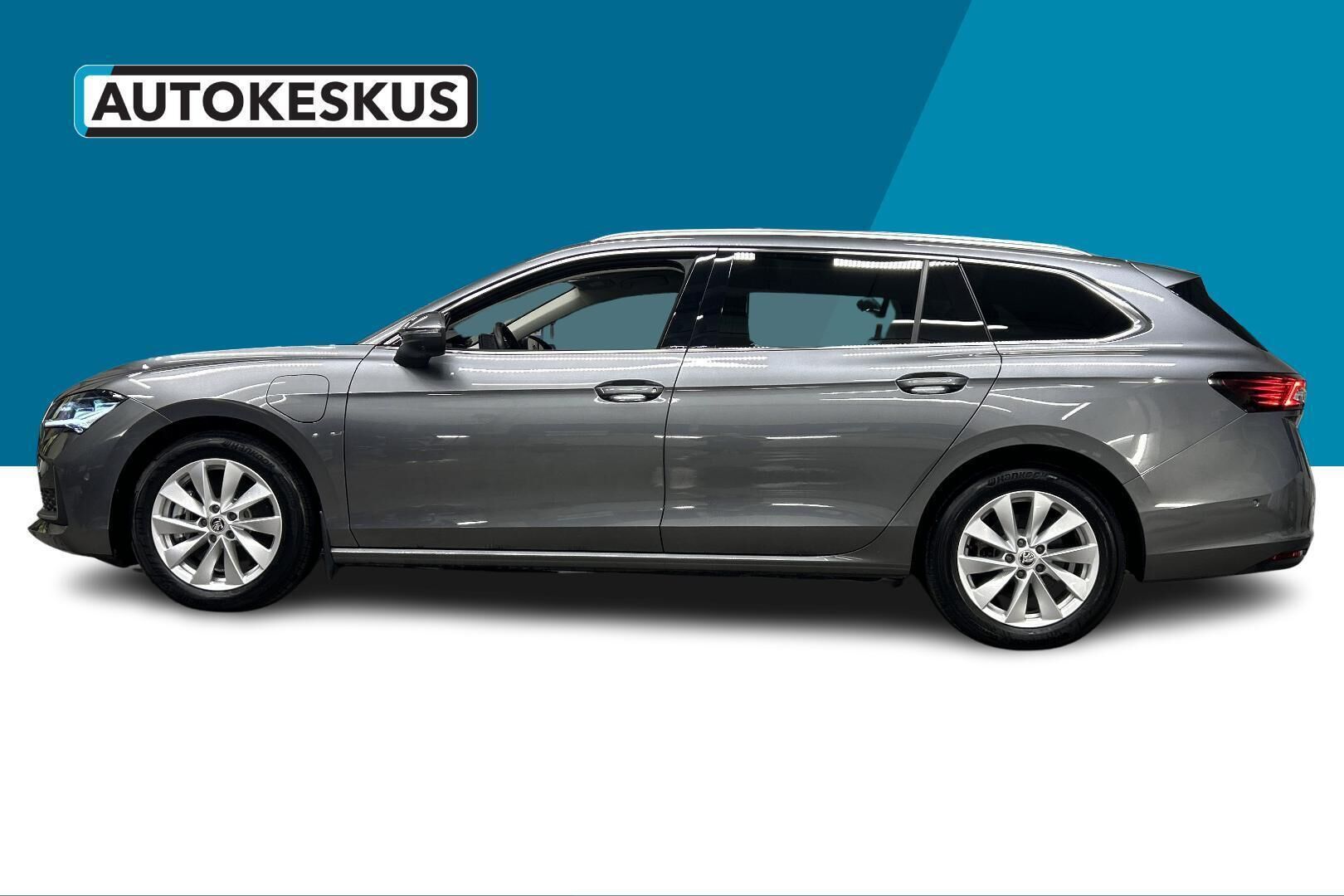 Skoda Superb iso kuva 7