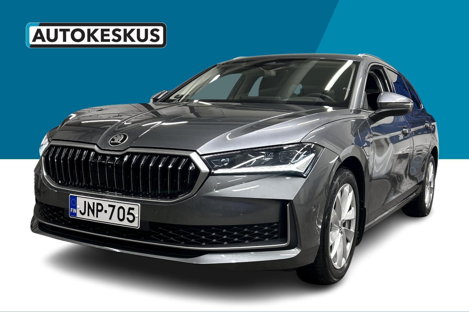 Skoda Superb iso kuva 0