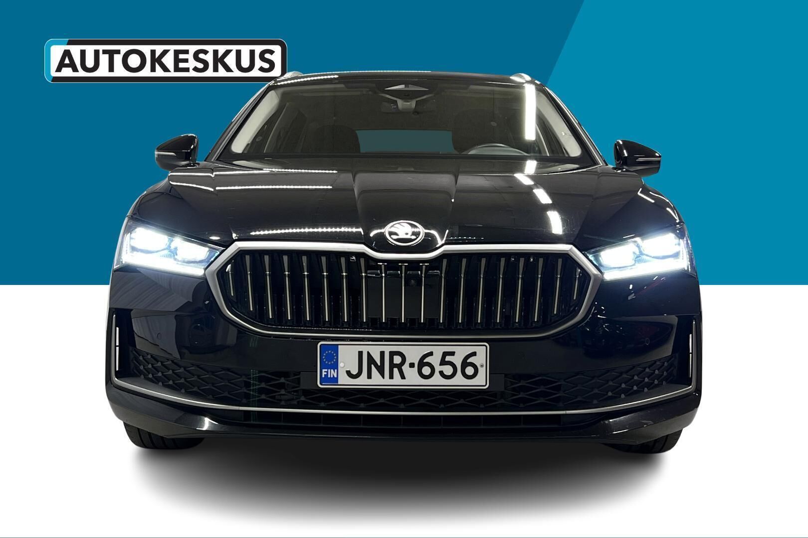 Skoda Superb iso kuva 1