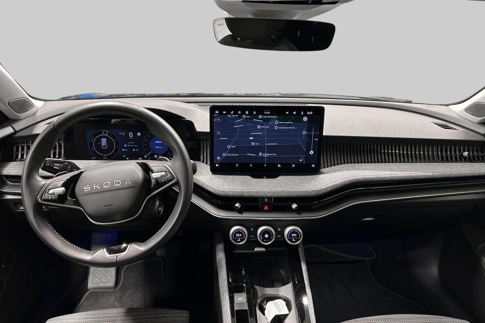 Skoda Superb iso kuva 10