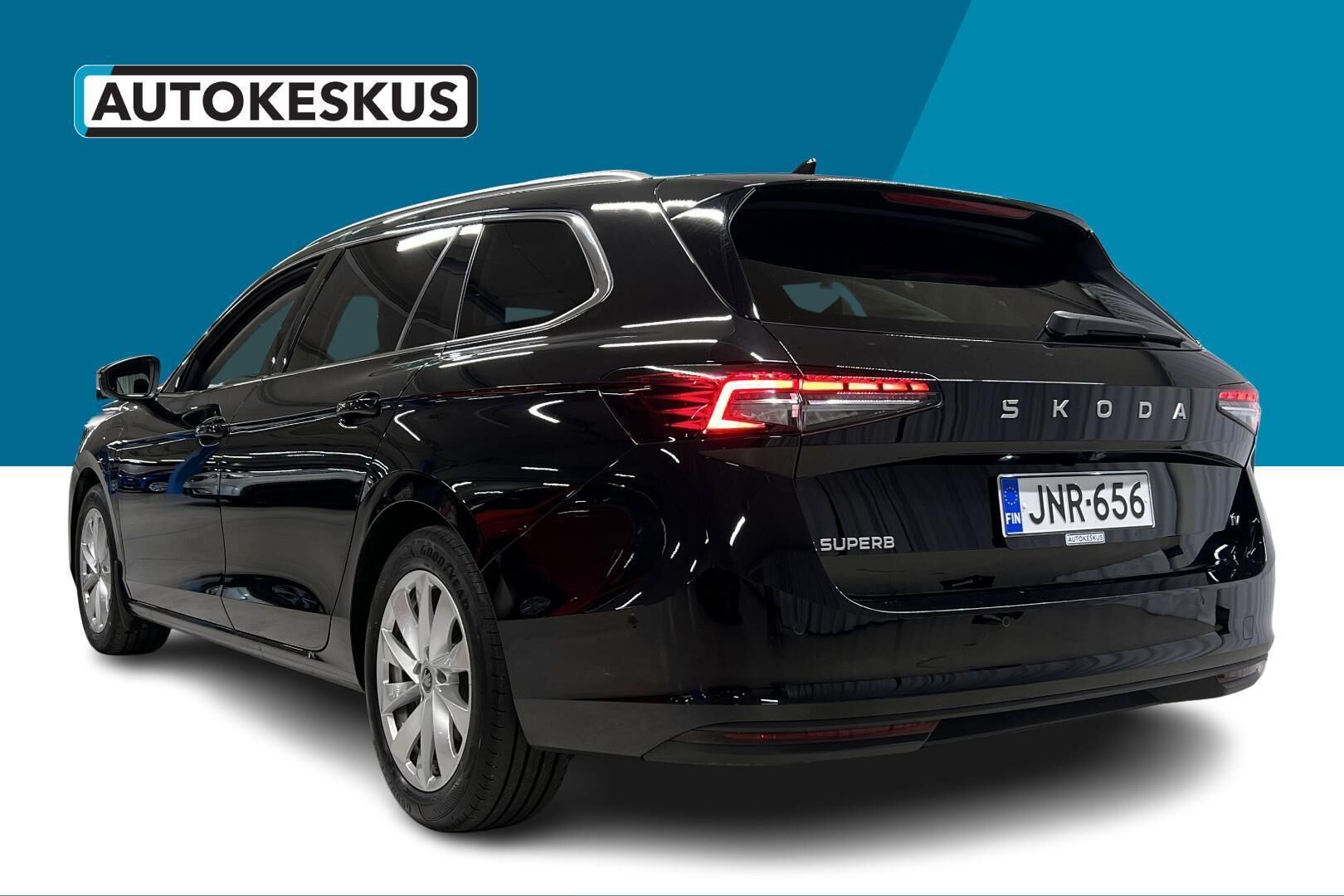 Skoda Superb iso kuva 6