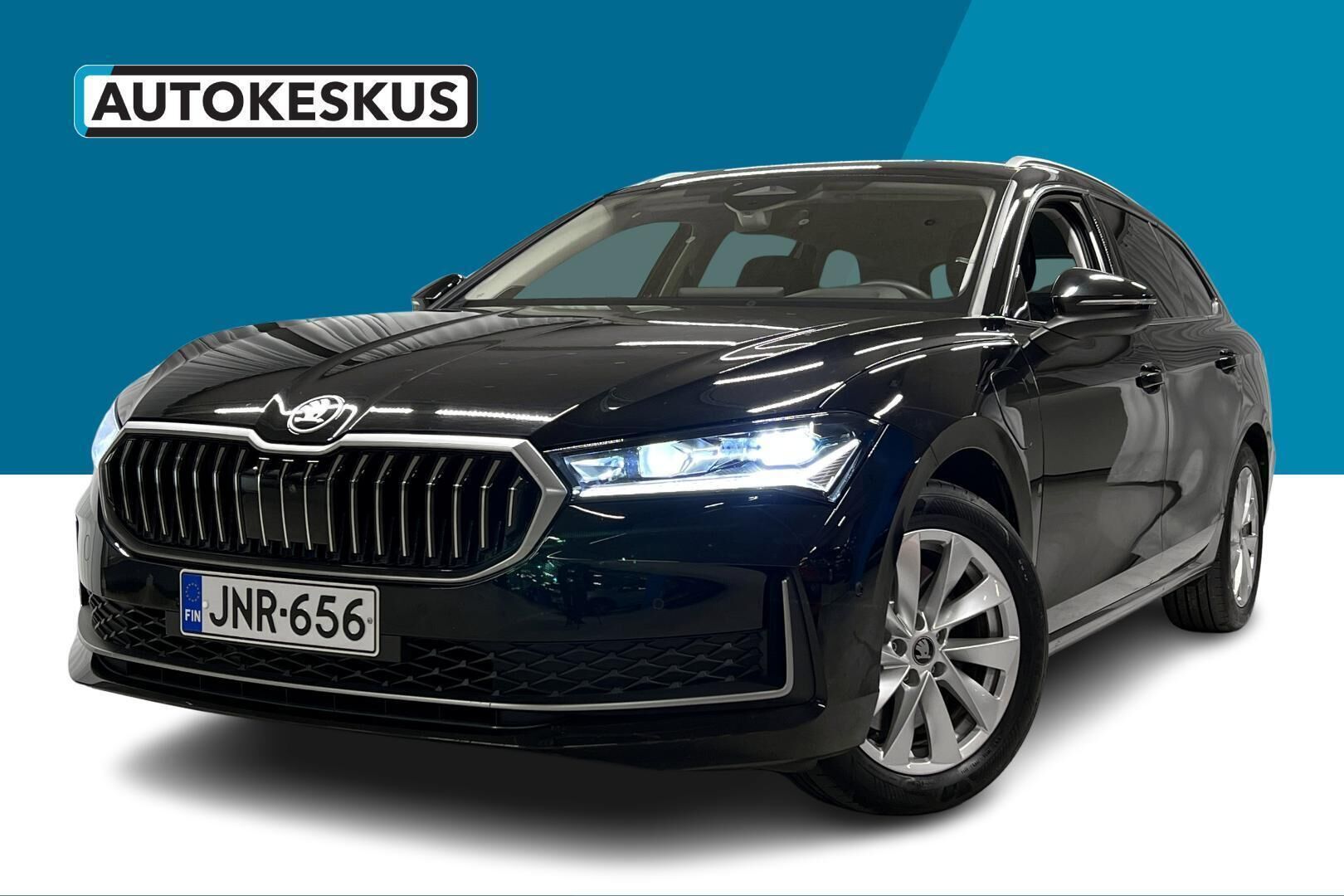 Skoda Superb iso kuva 0