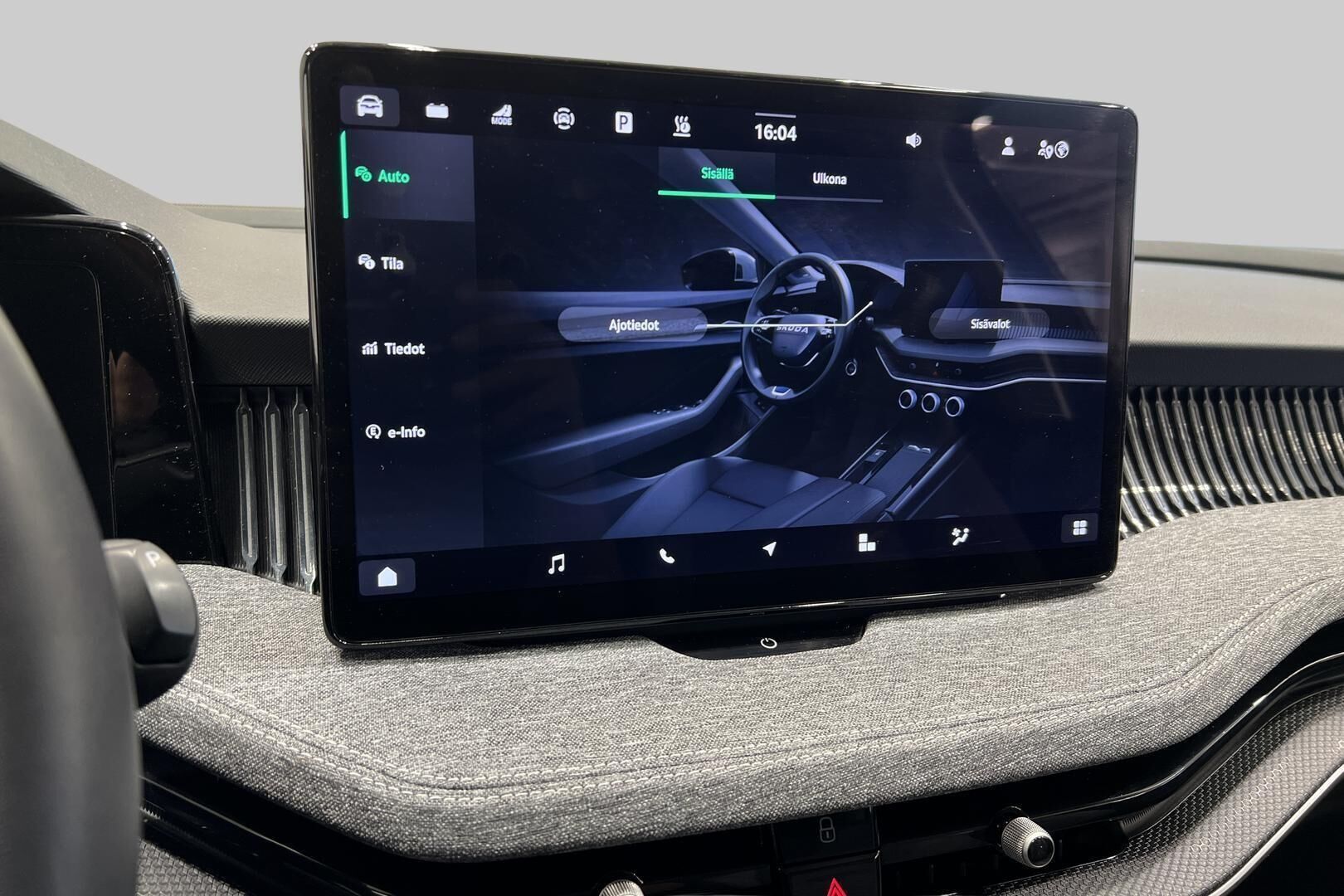 Skoda Superb iso kuva 29
