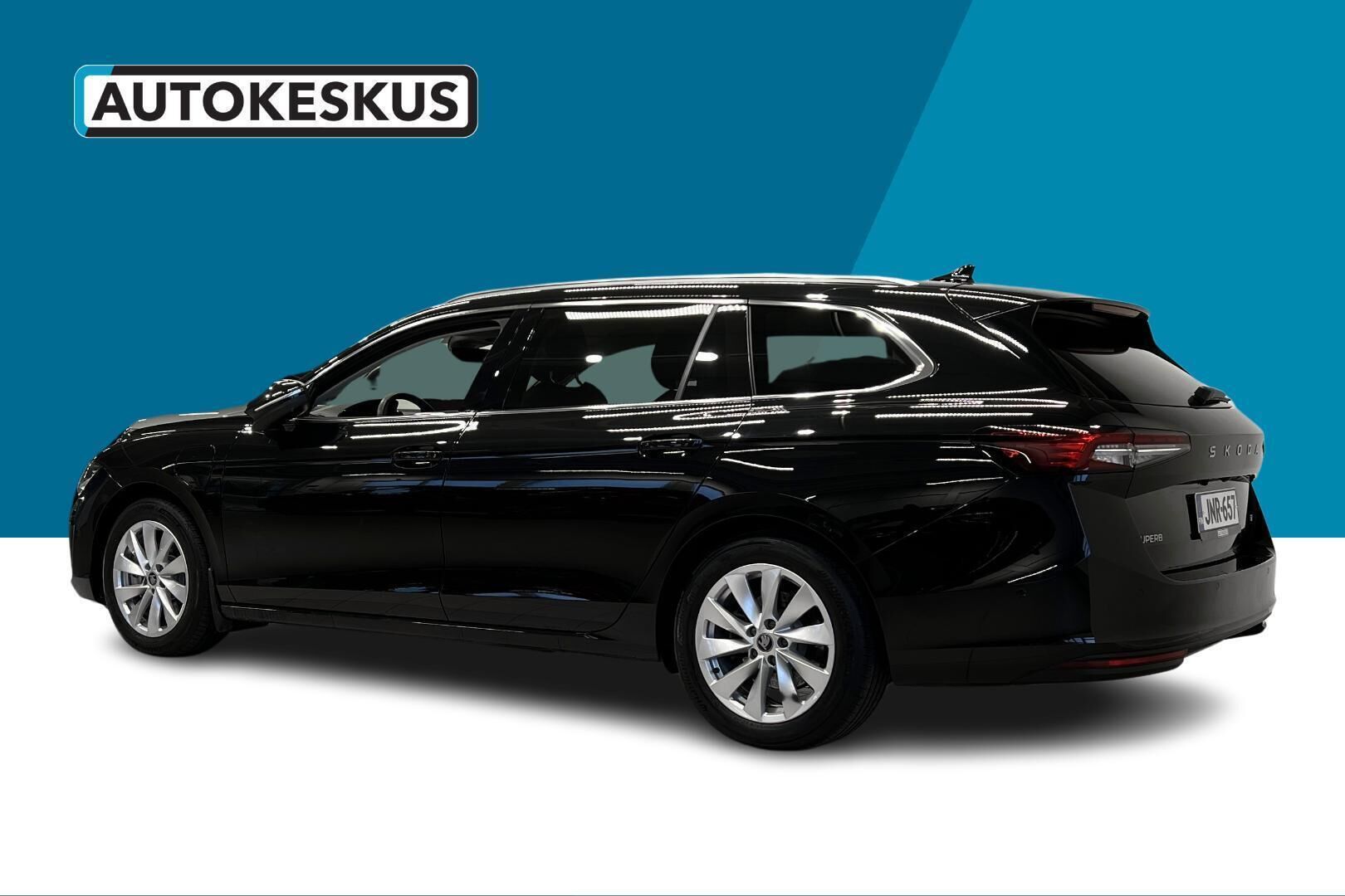 Skoda Superb iso kuva 7