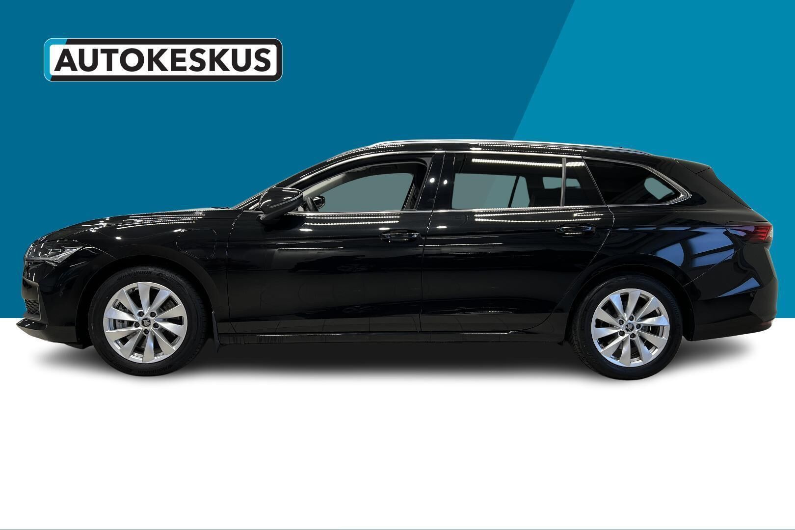 Skoda Superb iso kuva 8