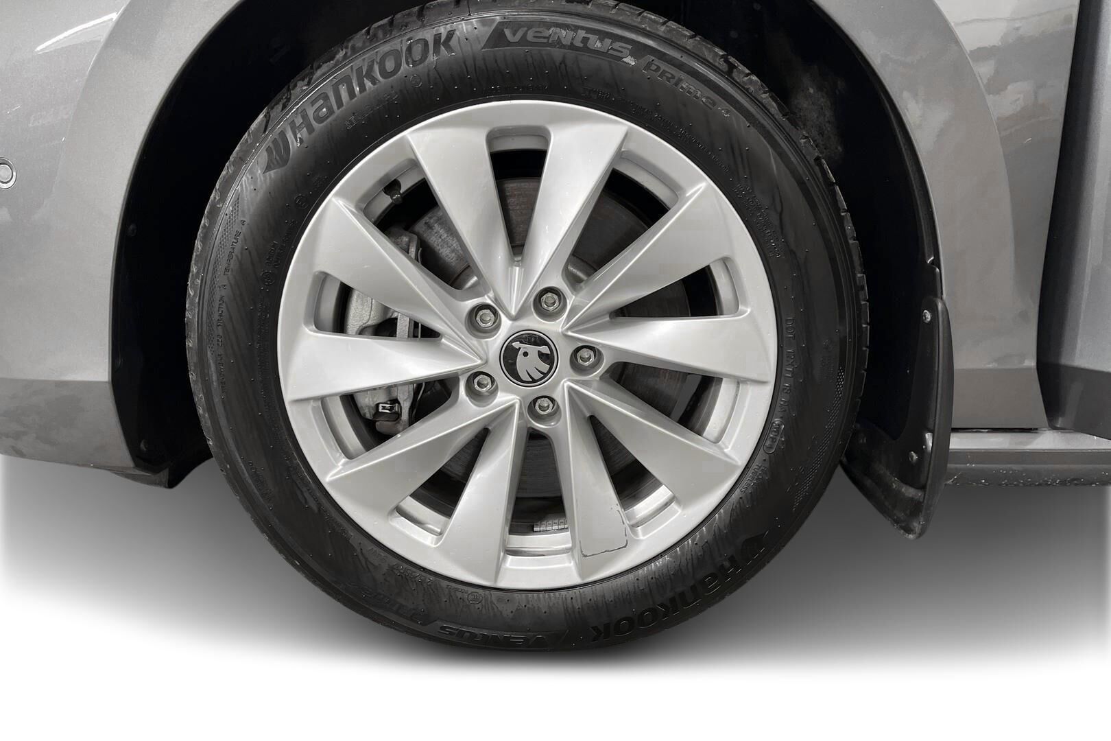 Skoda Superb iso kuva 12