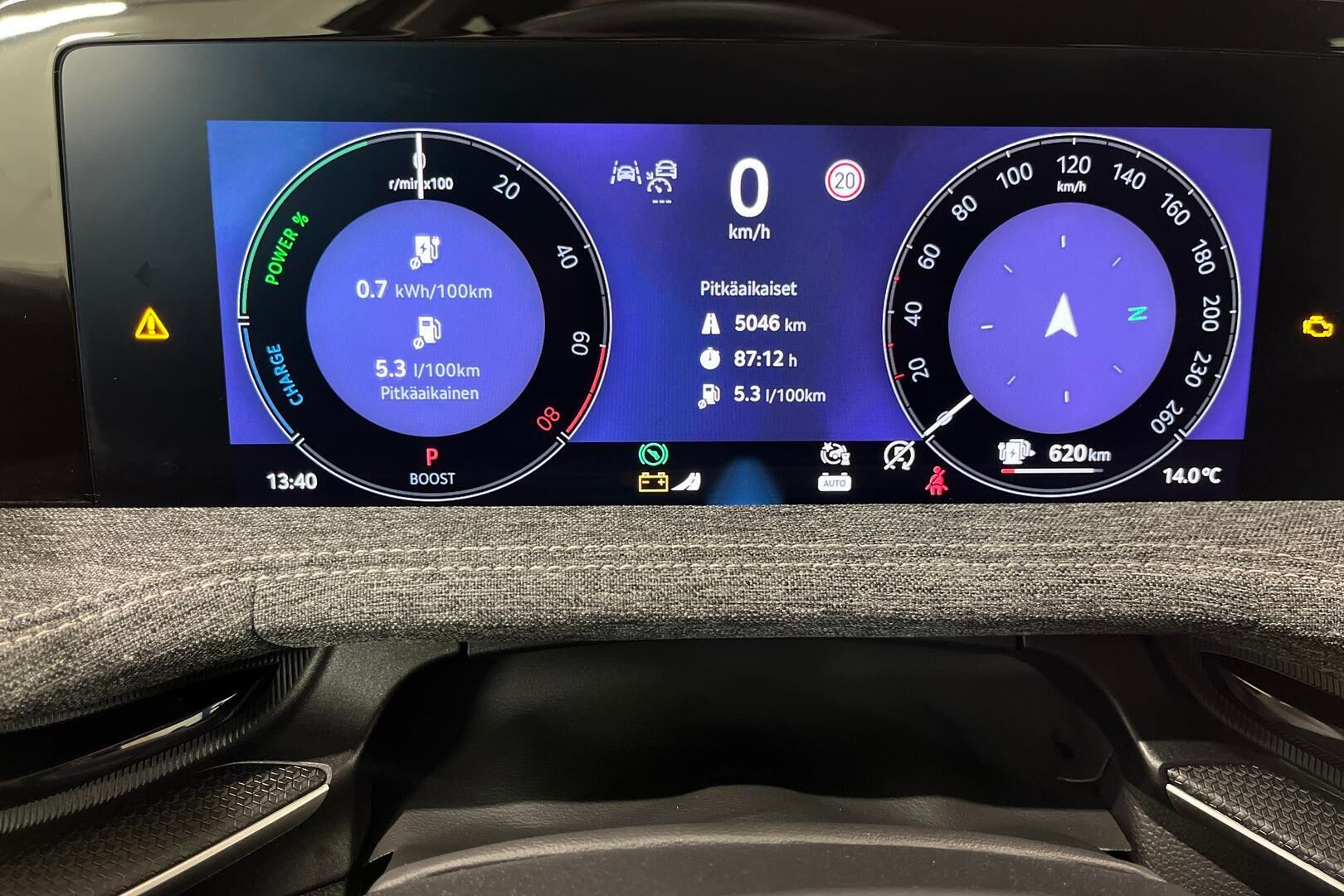 Skoda Superb iso kuva 14