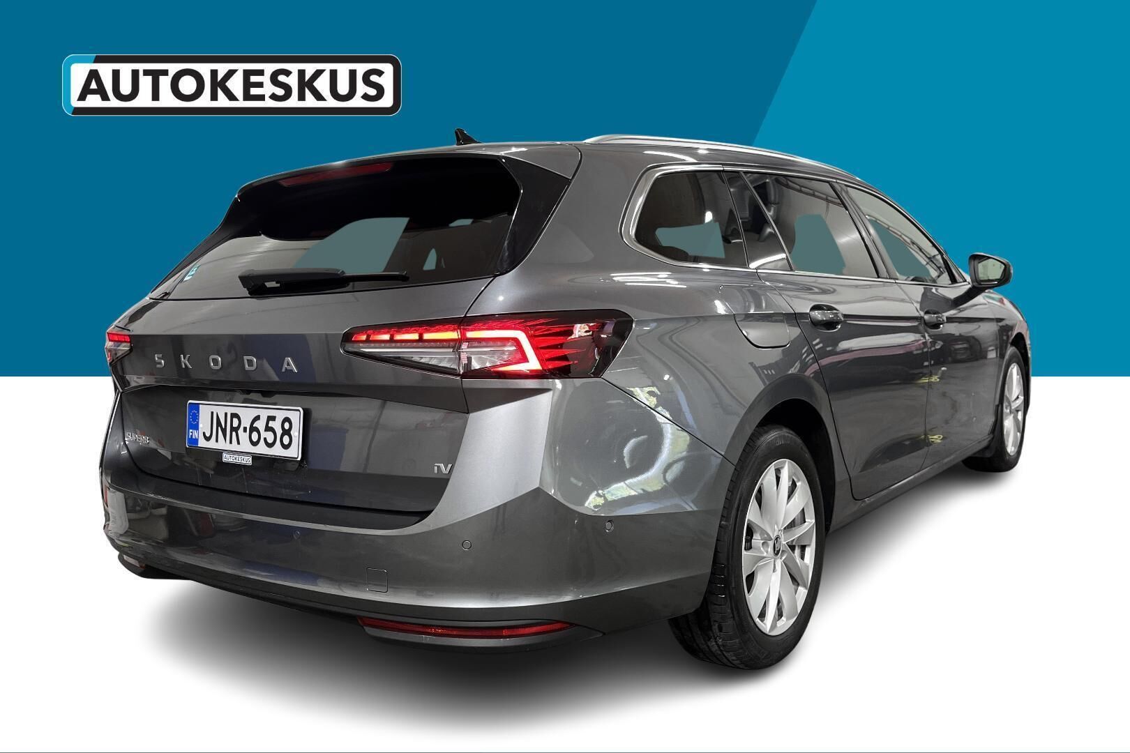 Skoda Superb iso kuva 4