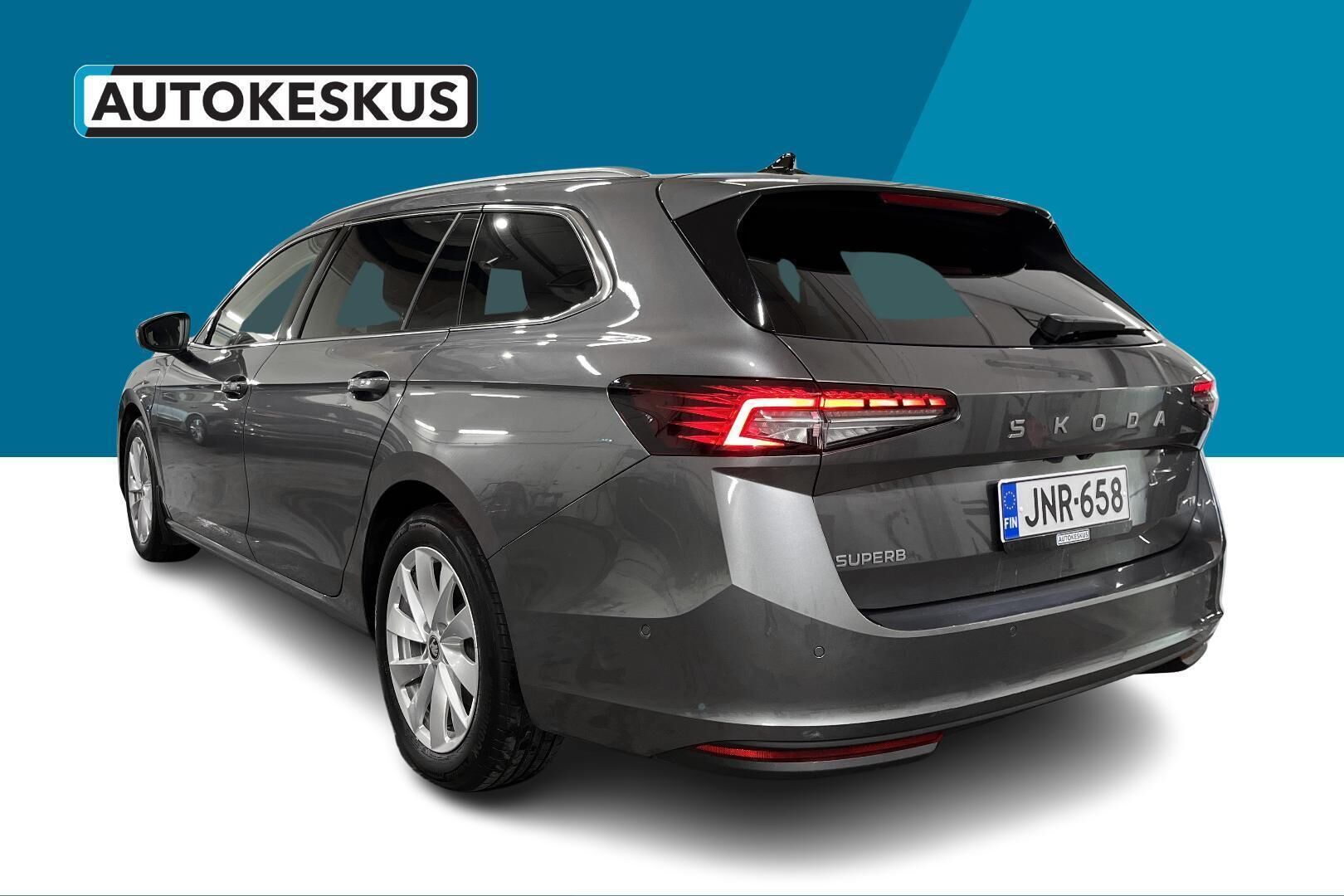 Skoda Superb iso kuva 6
