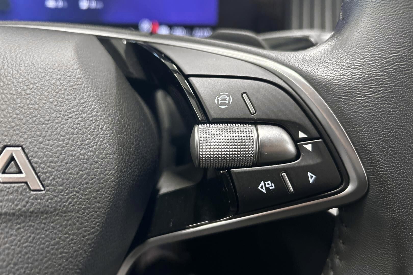 Skoda Superb iso kuva 11