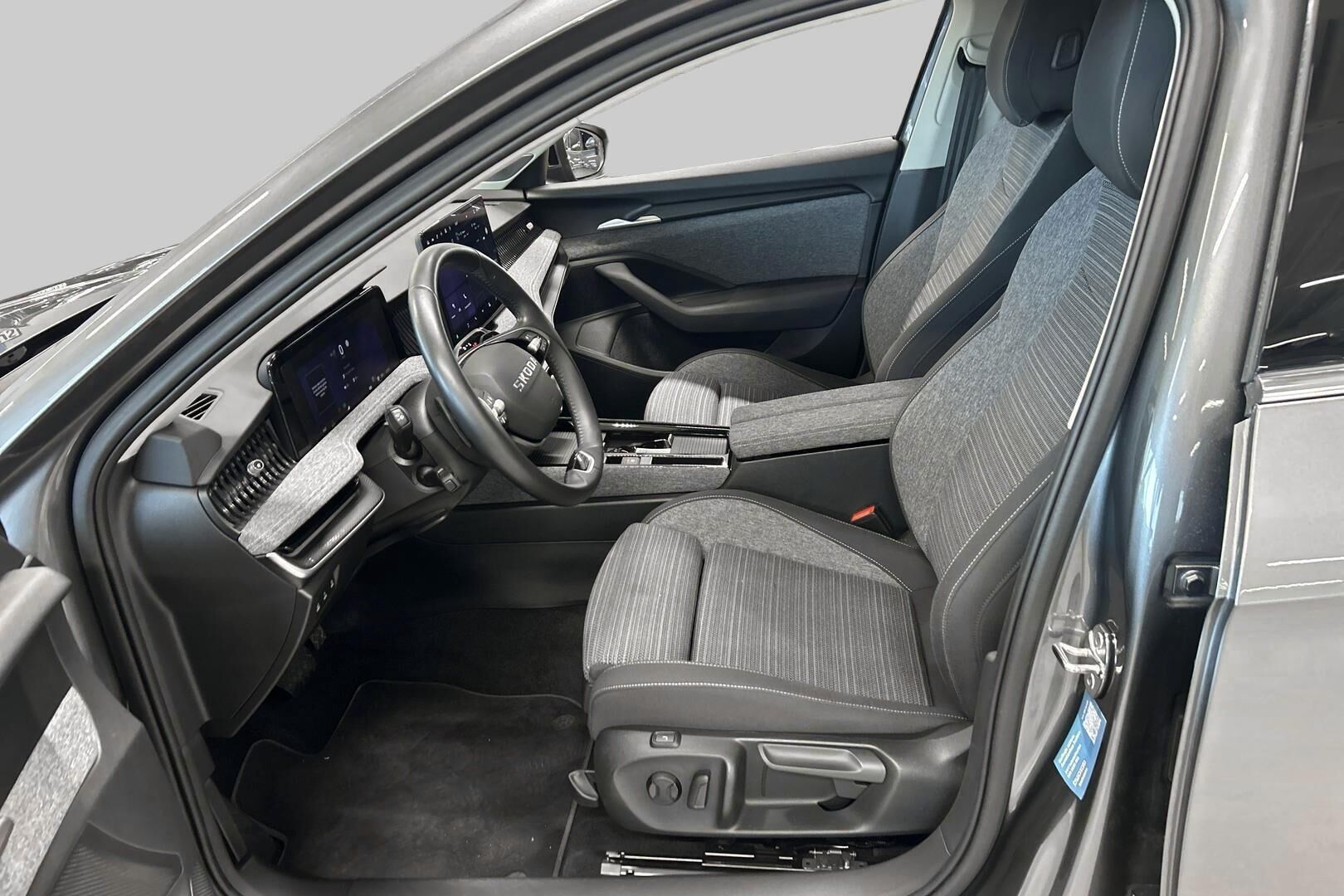 Skoda Superb iso kuva 6