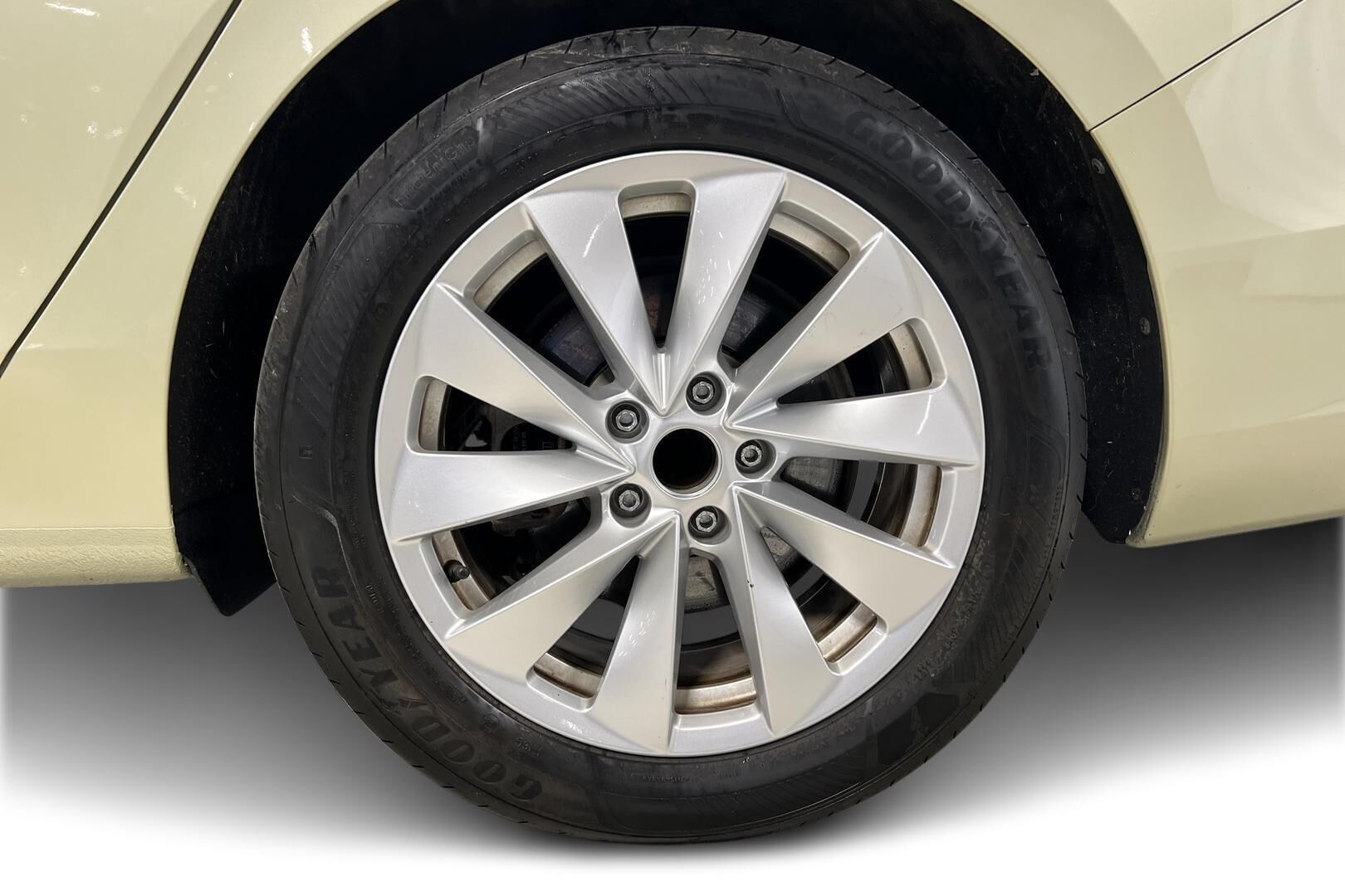 Skoda Superb iso kuva 12