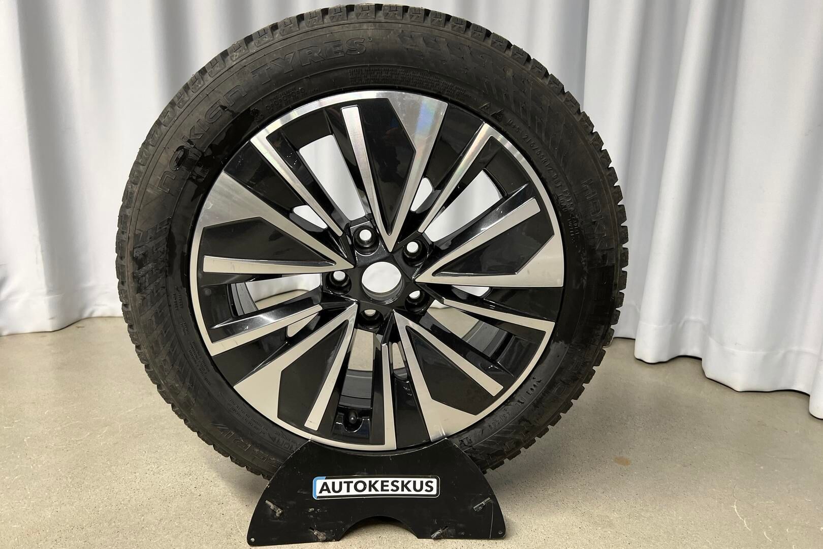 Skoda Superb iso kuva 21