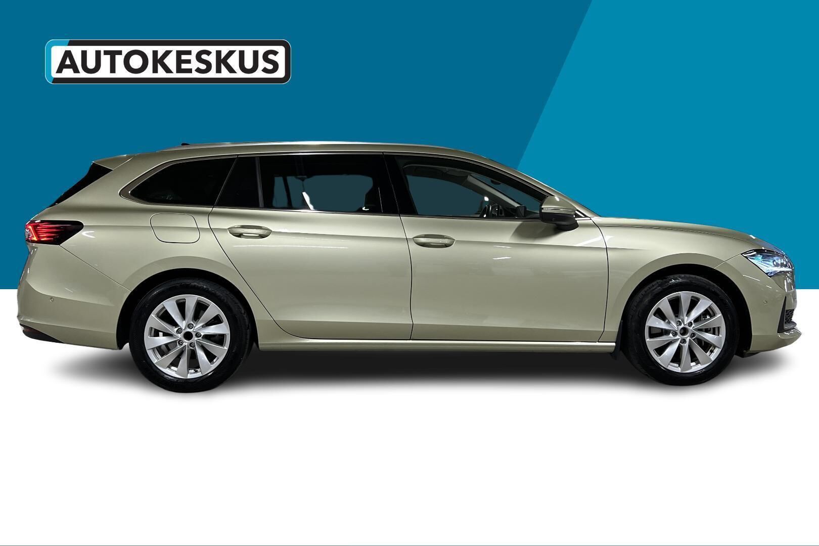 Skoda Superb iso kuva 3