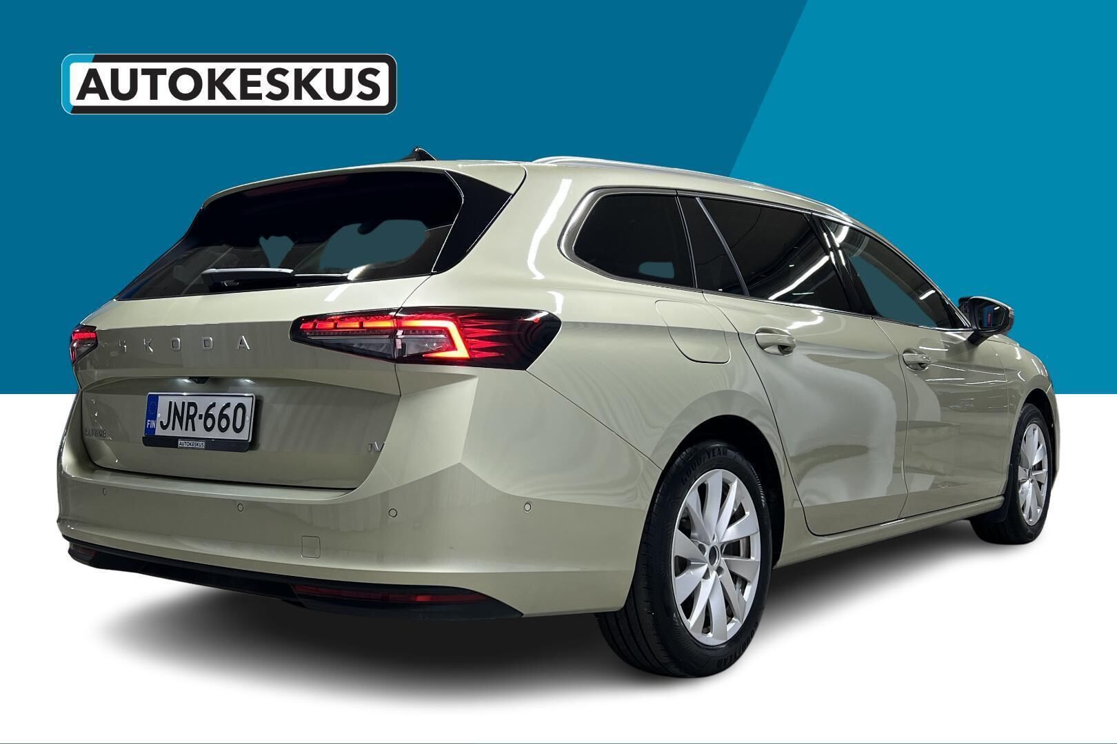 Skoda Superb iso kuva 4
