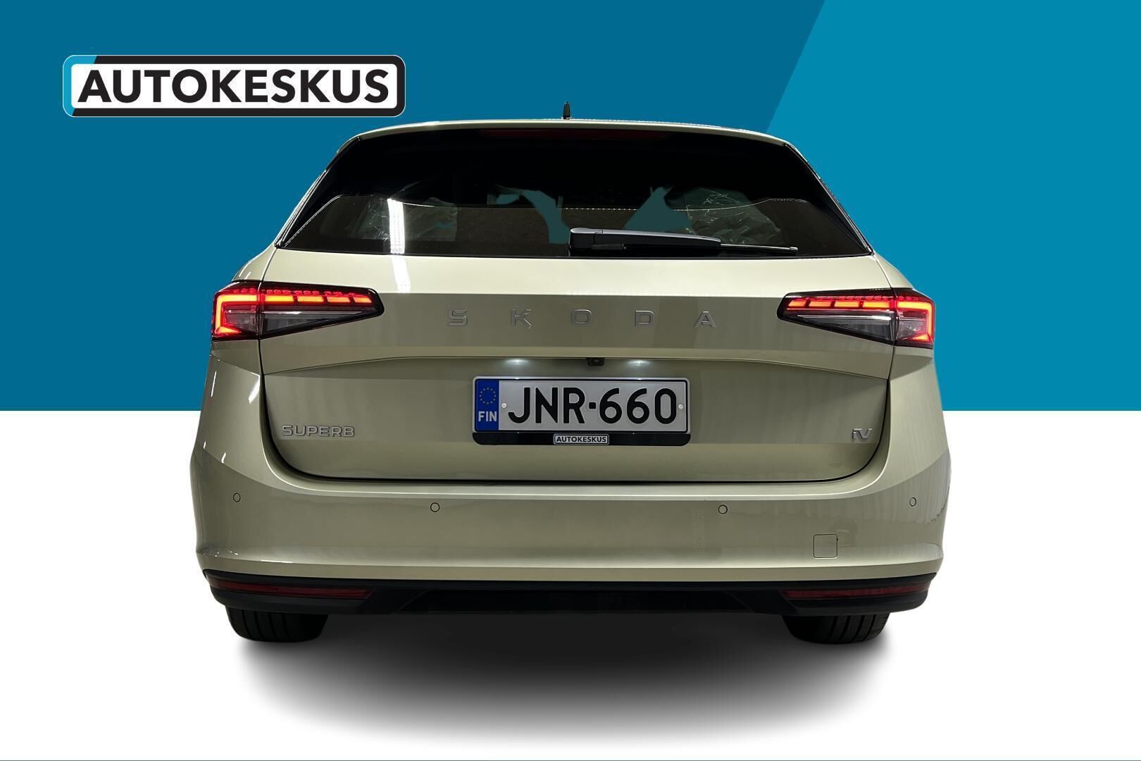 Skoda Superb iso kuva 5