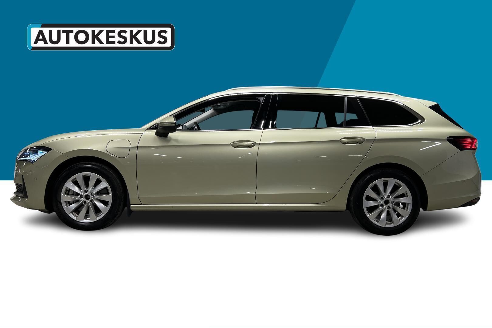 Skoda Superb iso kuva 7