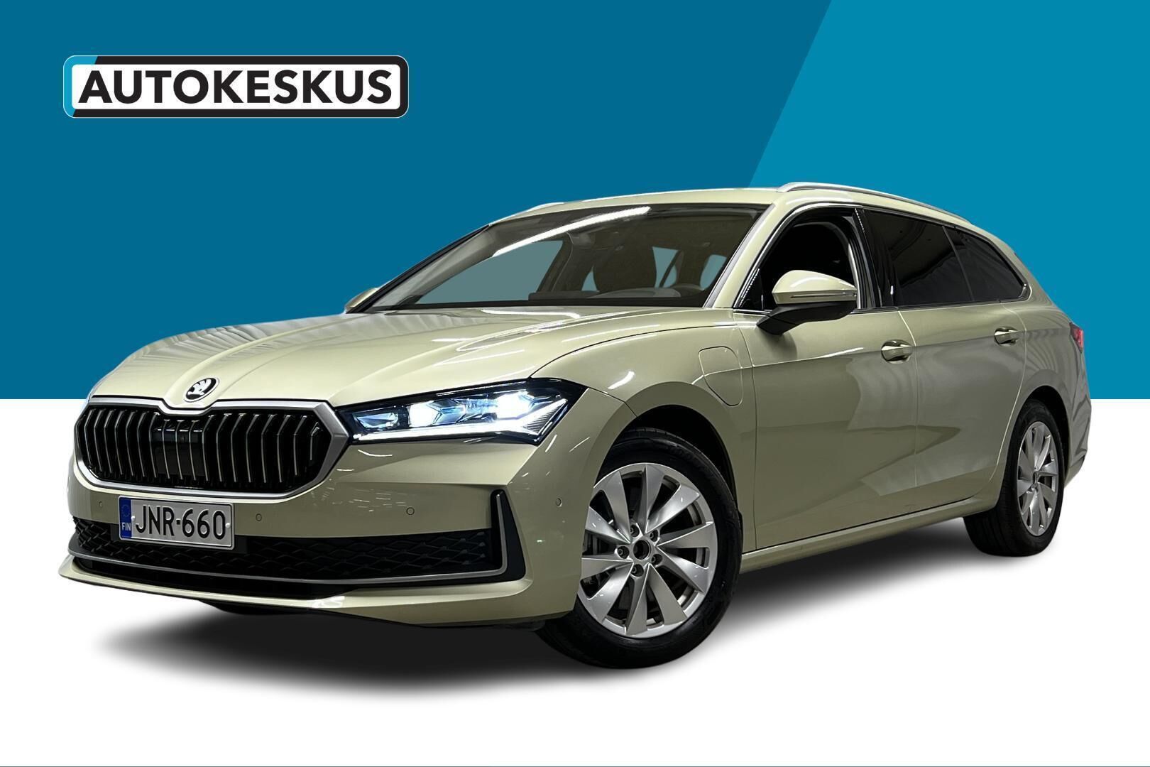 Skoda Superb iso kuva 0