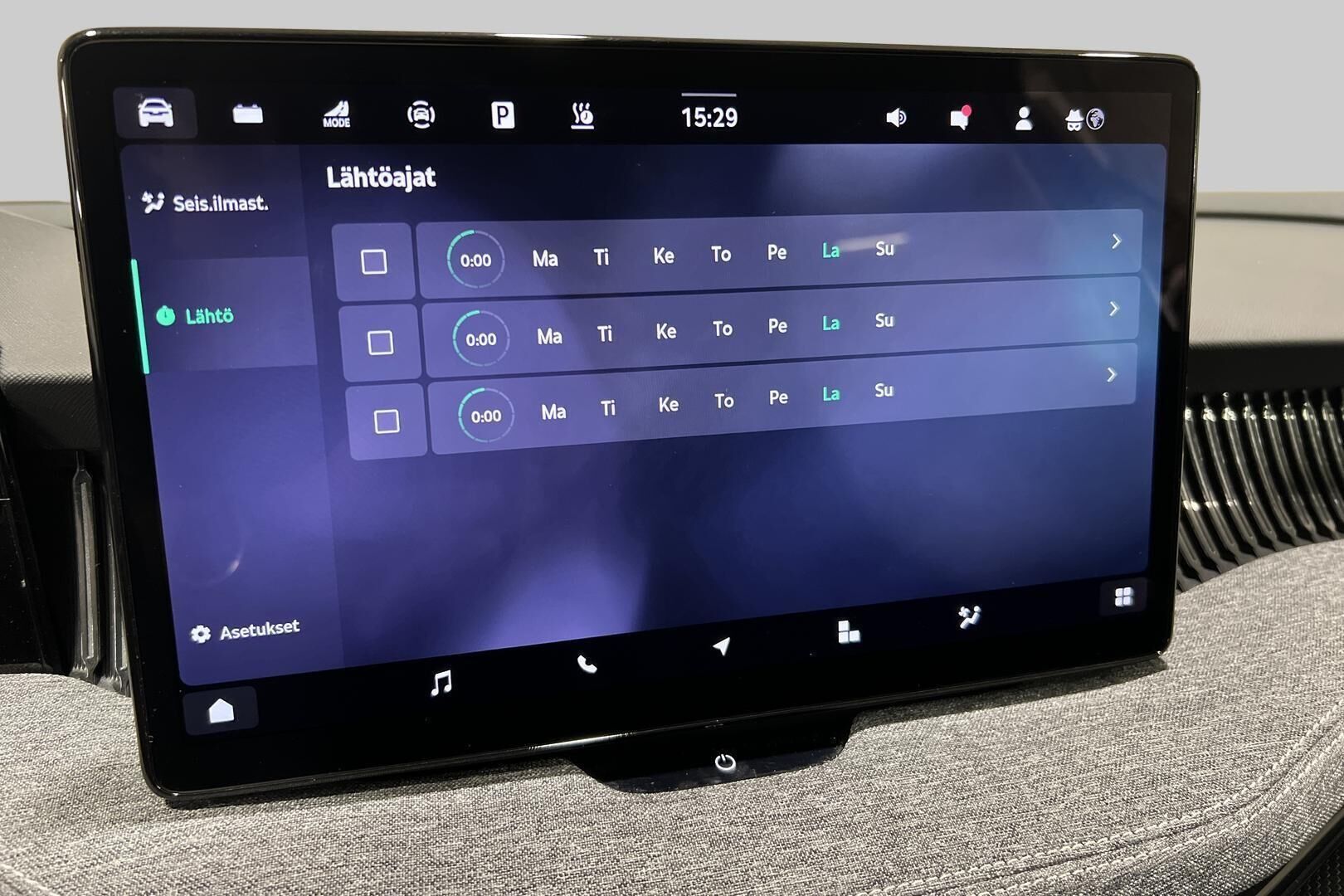 Skoda Superb iso kuva 17