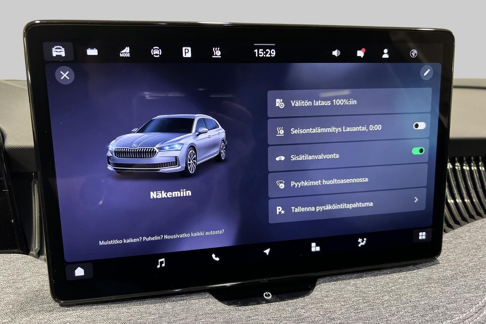 Skoda Superb iso kuva 25